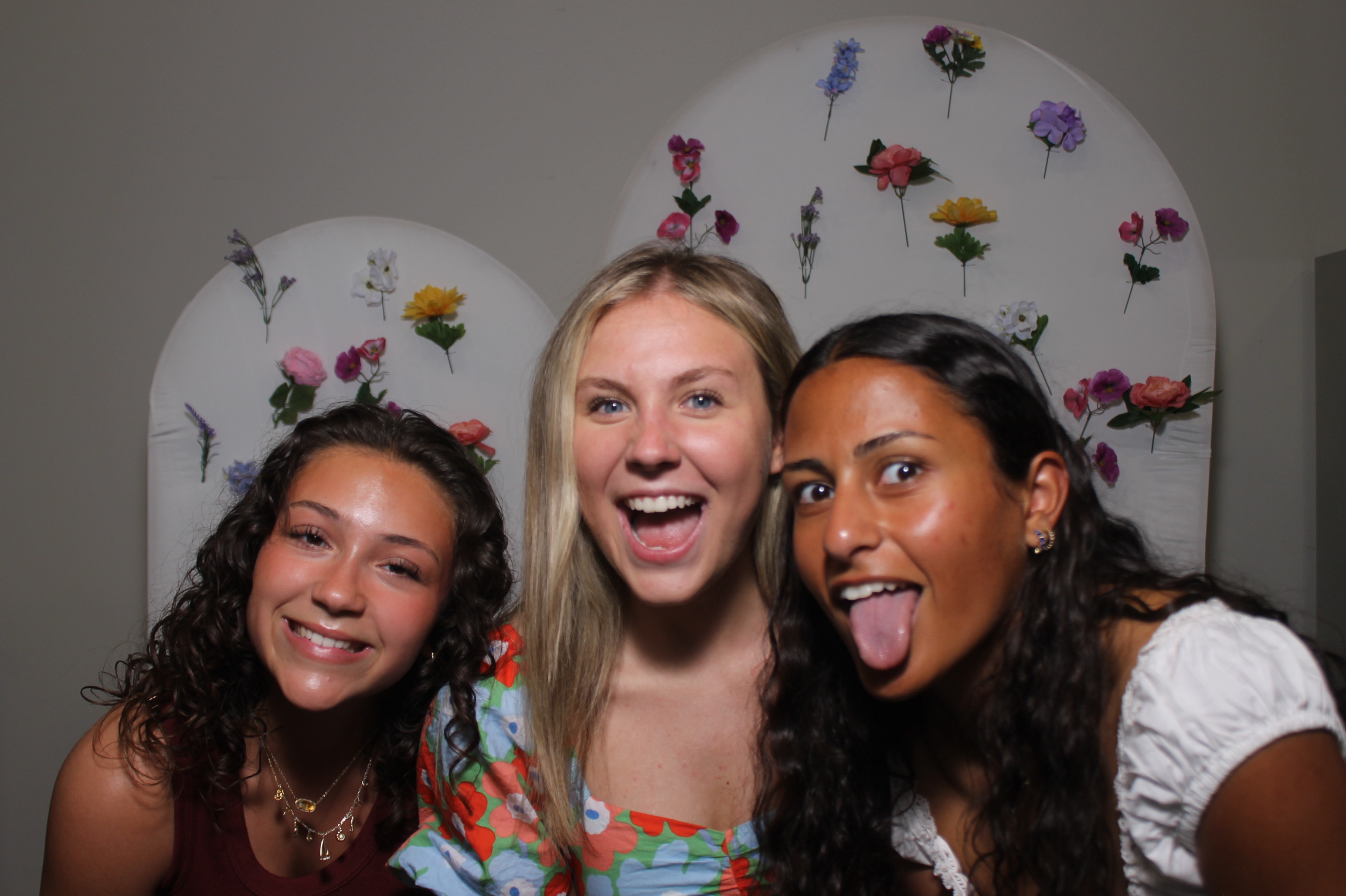 Aliana & Cloey's Grad Party | View more photos from the event at gallery.photoboothcincy.com/u/PhotoBoothCincy/Aliana-Cloeys-Grad-Party