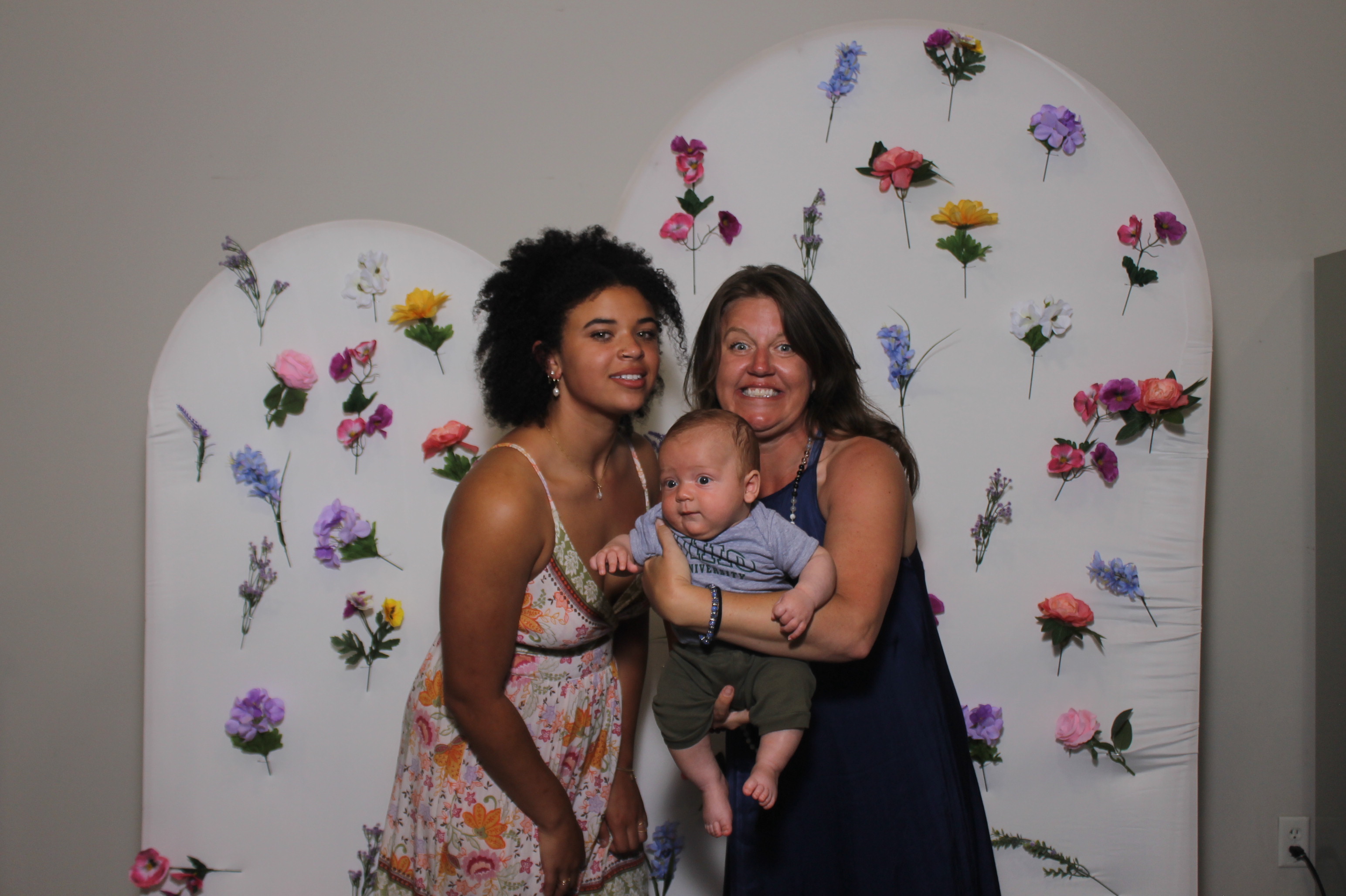 Aliana & Cloey's Grad Party | View more photos from the event at gallery.photoboothcincy.com/u/PhotoBoothCincy/Aliana-Cloeys-Grad-Party