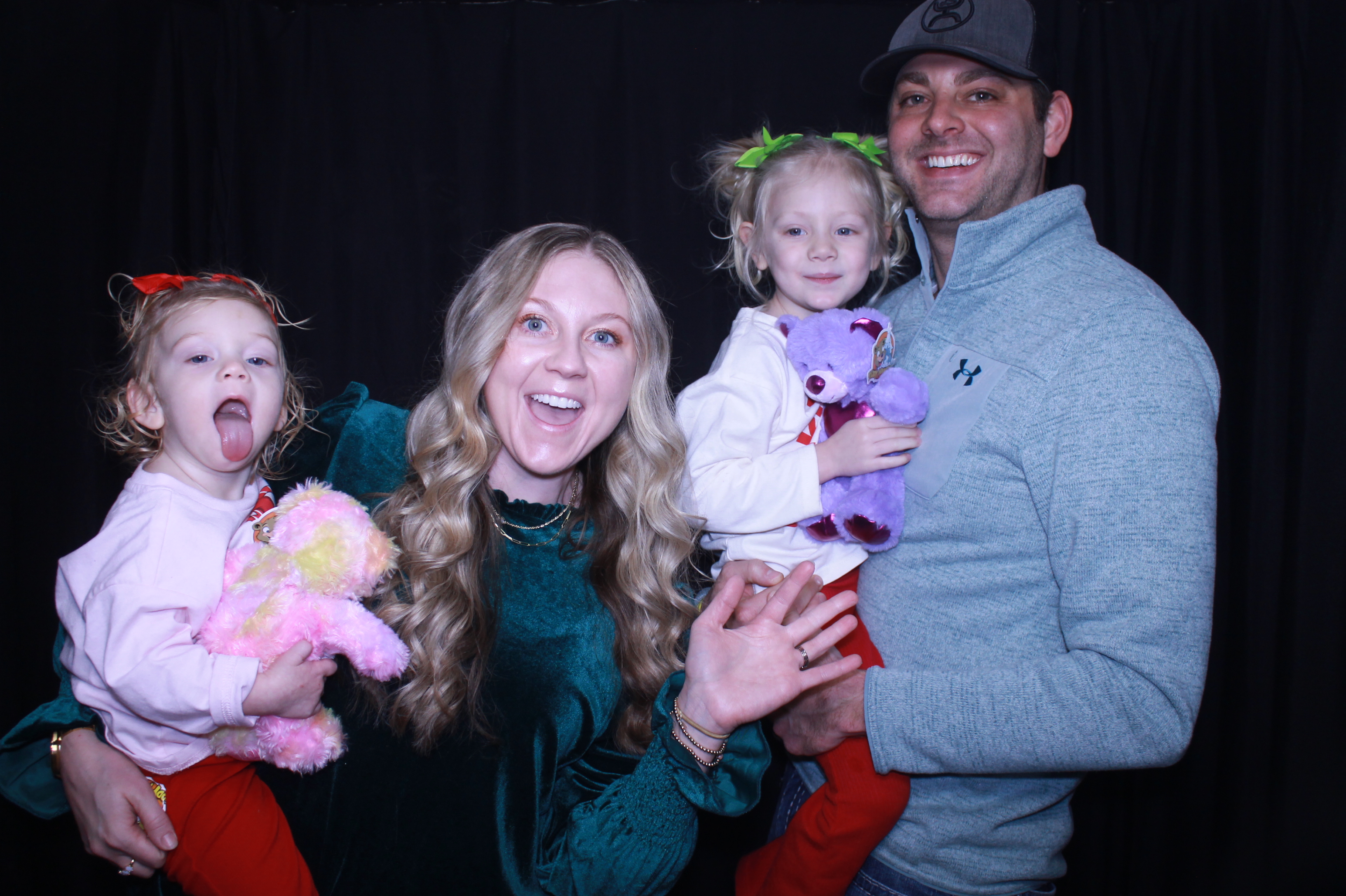 Alkermas Breakfast with Santa | View more photos from the event at gallery.photoboothcincy.com/u/PhotoBoothCincy/Alkermas-Breakfast-with-Santa