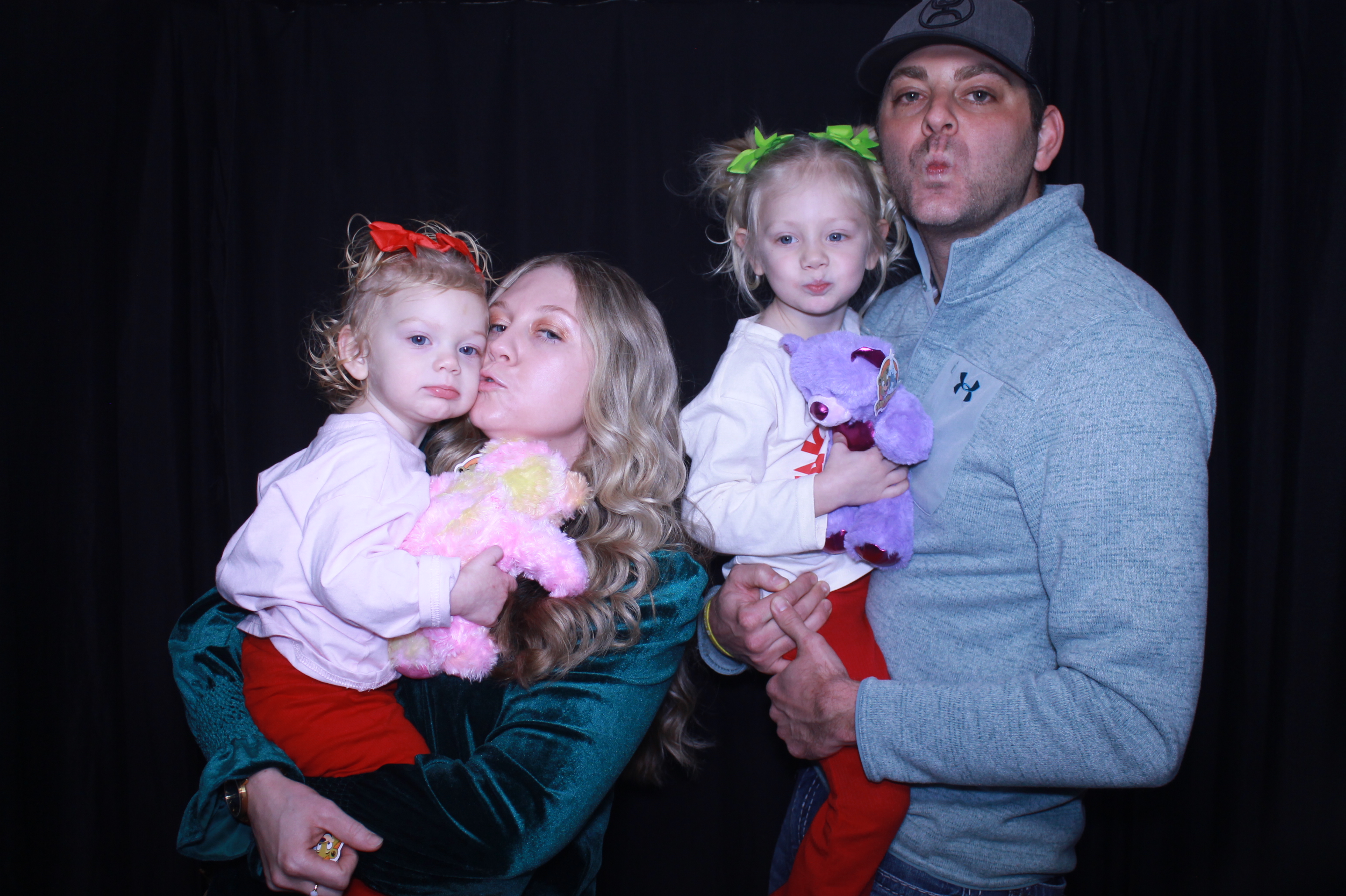Alkermas Breakfast with Santa | View more photos from the event at gallery.photoboothcincy.com/u/PhotoBoothCincy/Alkermas-Breakfast-with-Santa