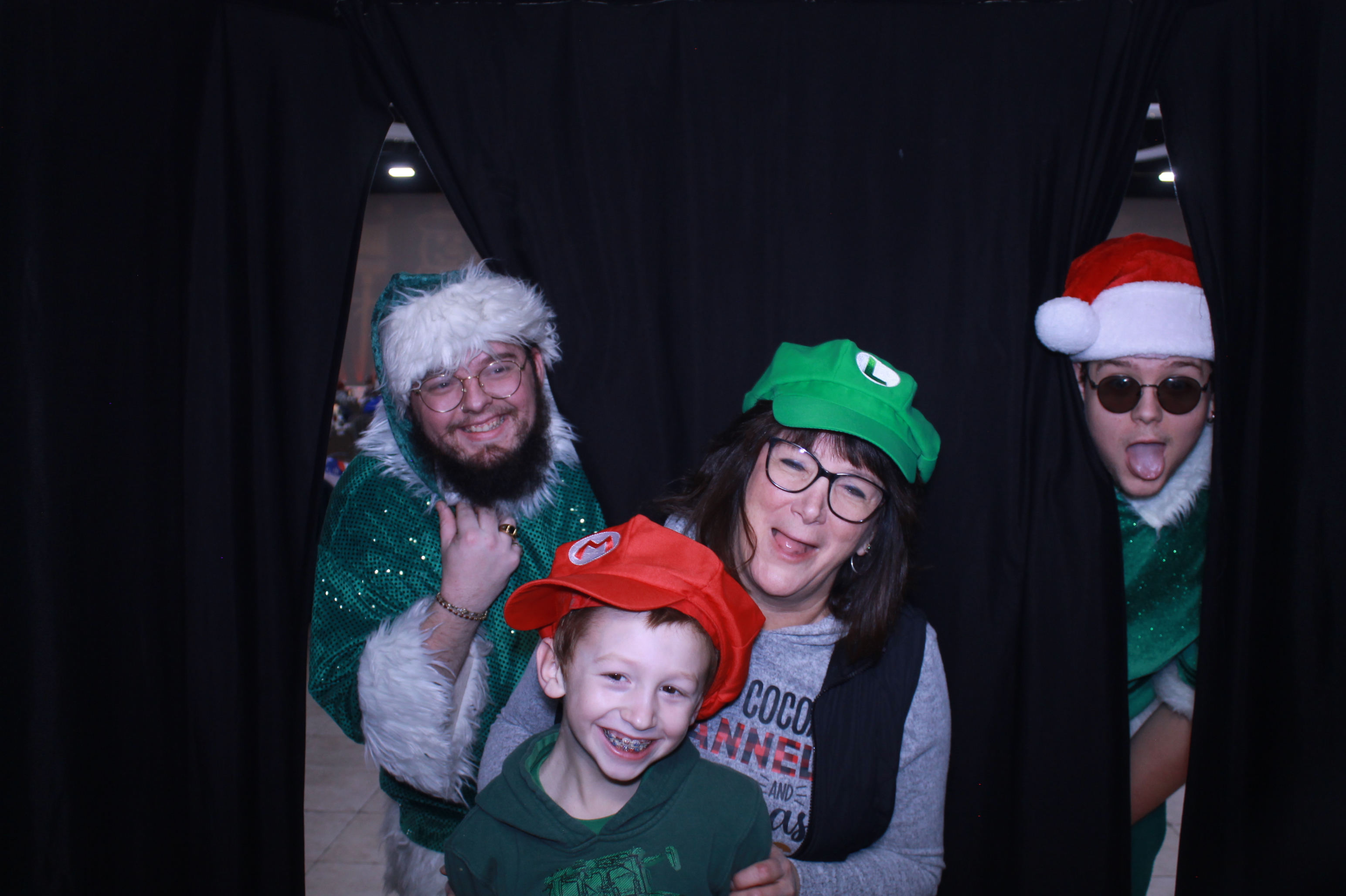 Alkermas Breakfast with Santa | View more photos from the event at gallery.photoboothcincy.com/u/PhotoBoothCincy/Alkermas-Breakfast-with-Santa