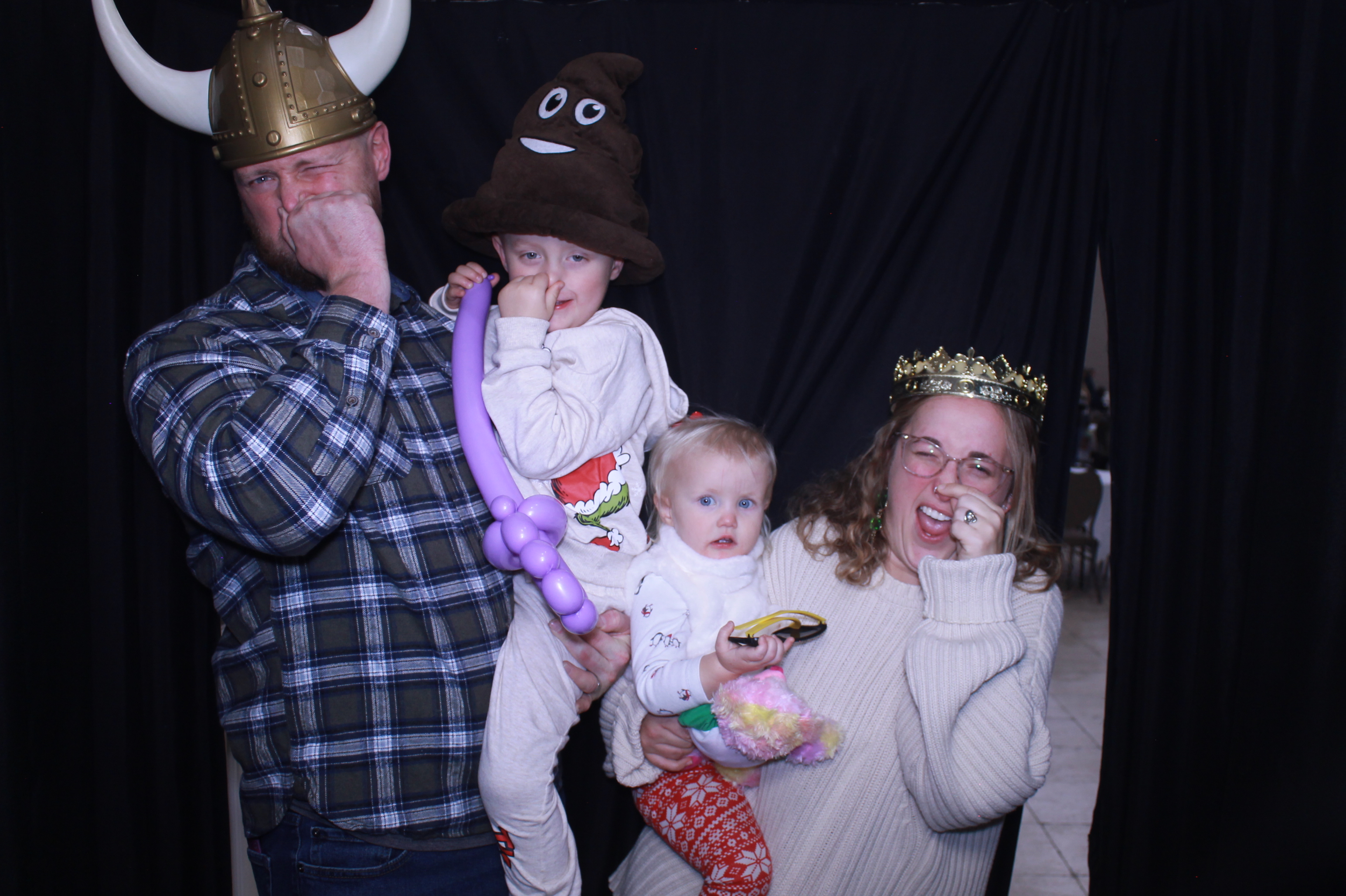Alkermas Breakfast with Santa | View more photos from the event at gallery.photoboothcincy.com/u/PhotoBoothCincy/Alkermas-Breakfast-with-Santa