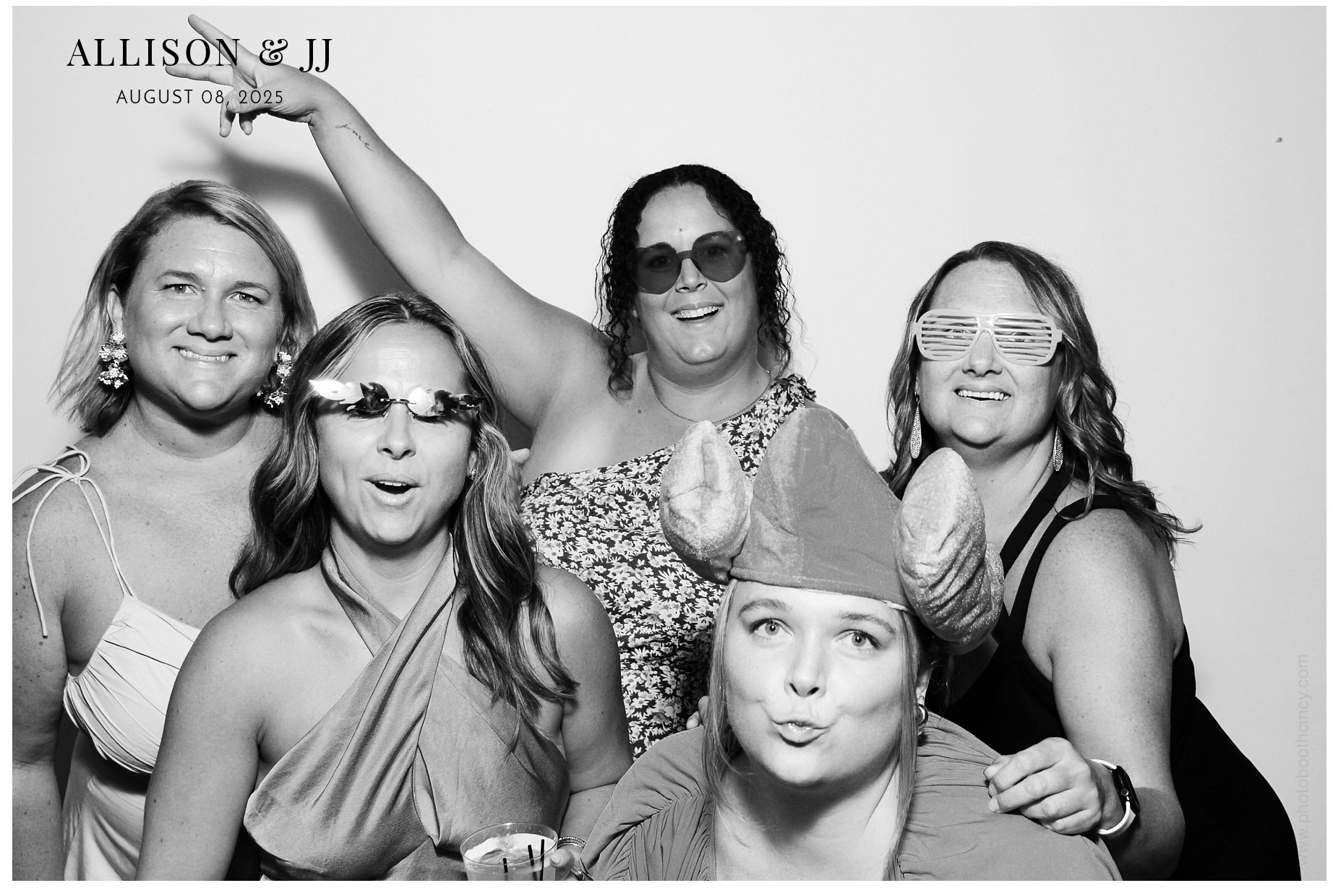 Allison & JJ | View more photos from the event at gallery.photoboothcincy.com/u/PhotoBoothCincy/Allison-JJ