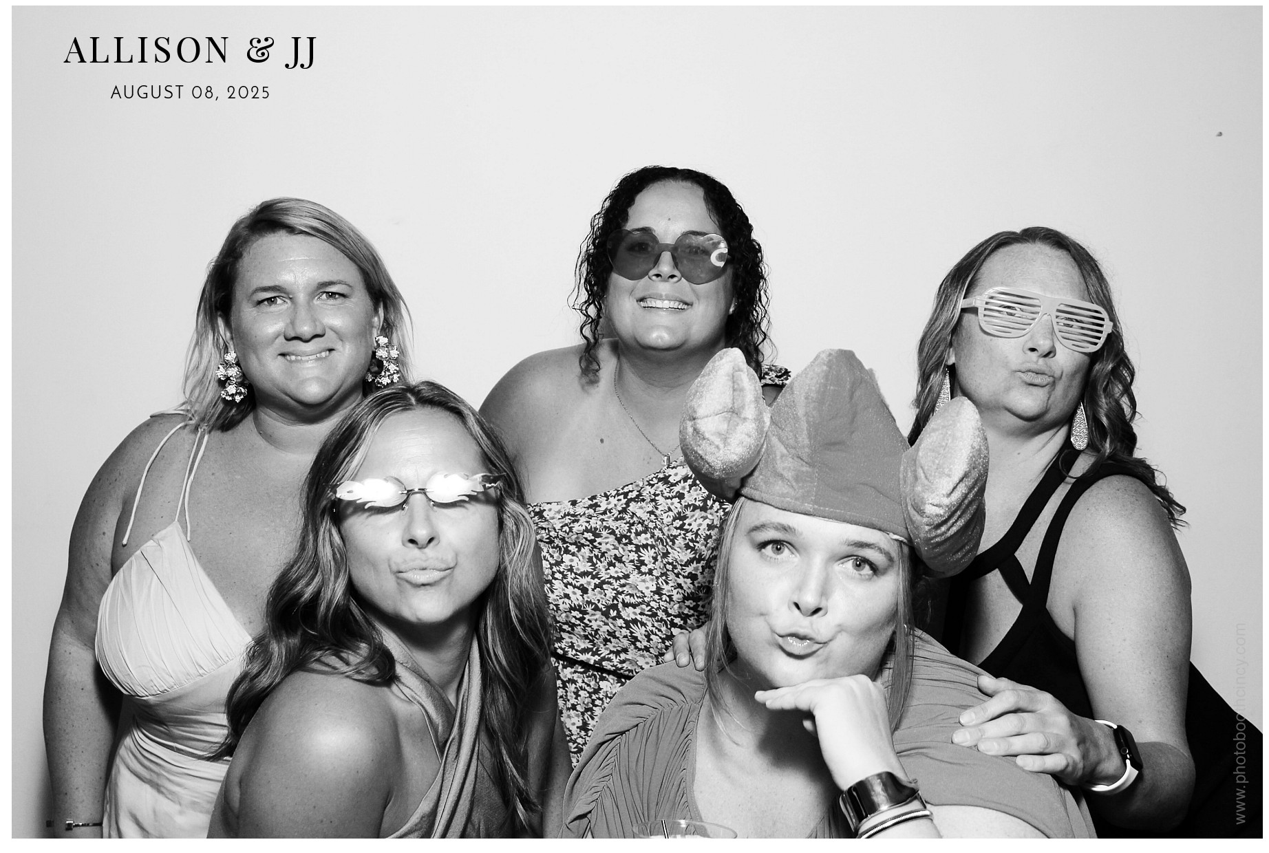 Allison & JJ | View more photos from the event at gallery.photoboothcincy.com/u/PhotoBoothCincy/Allison-JJ