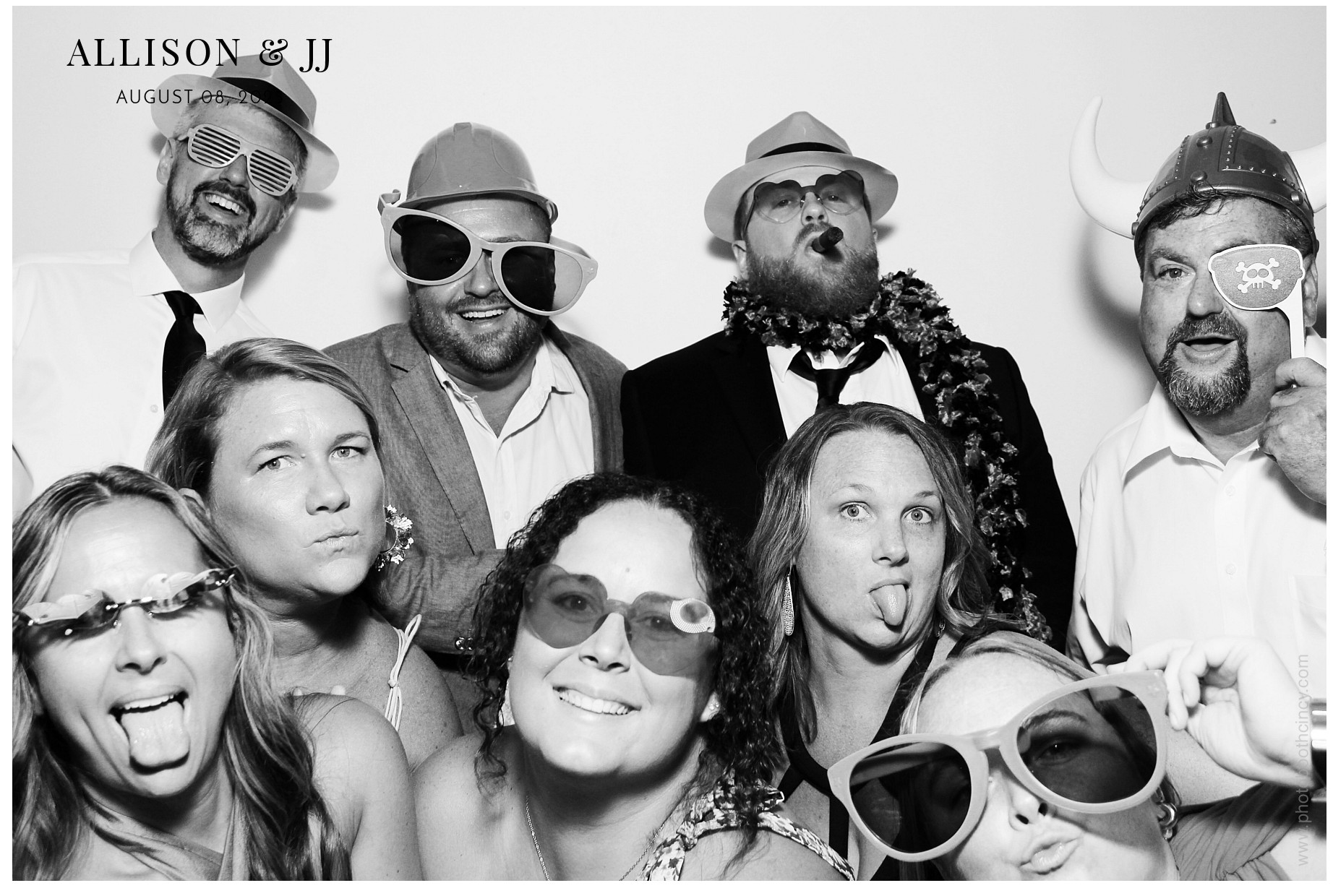 Allison & JJ | View more photos from the event at gallery.photoboothcincy.com/u/PhotoBoothCincy/Allison-JJ