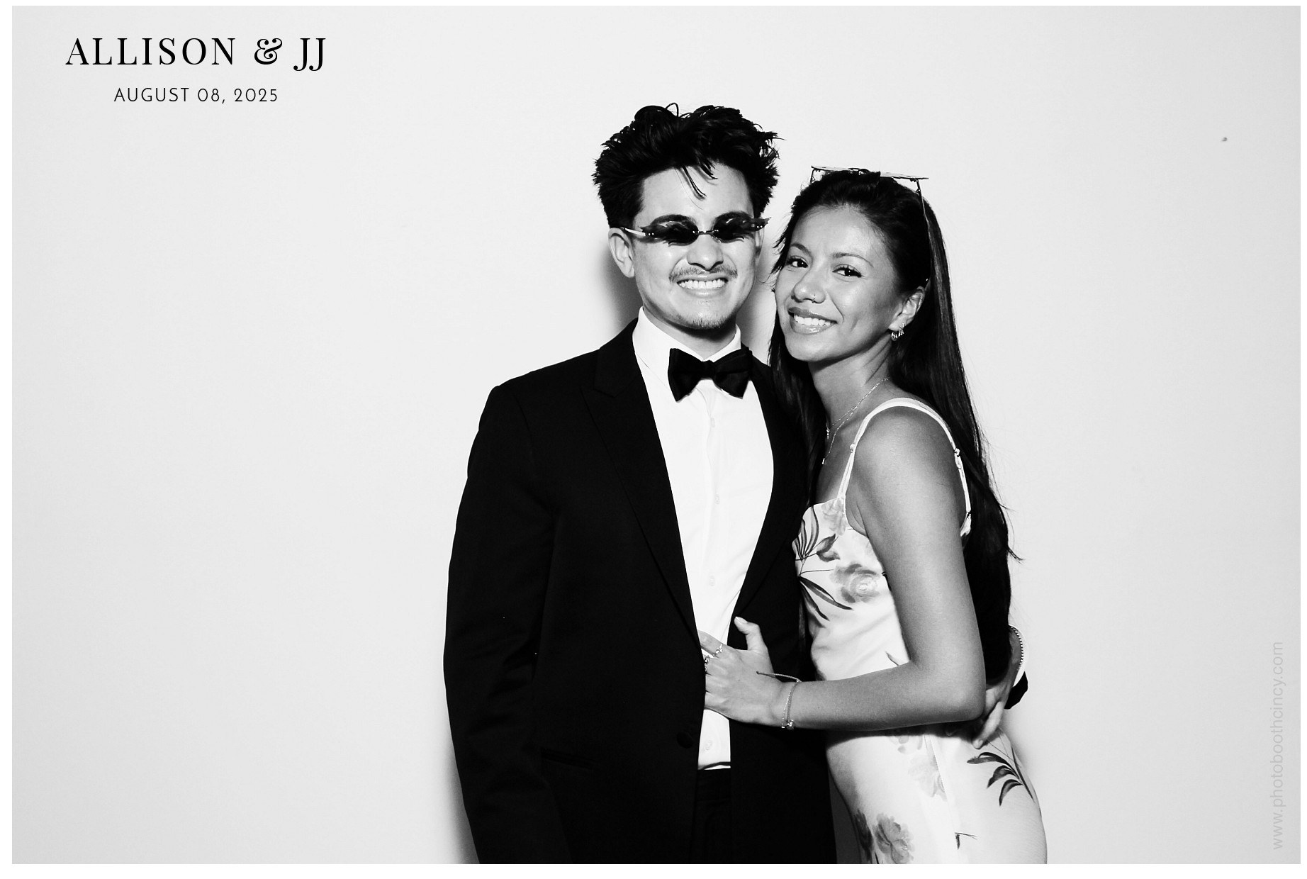 Allison & JJ | View more photos from the event at gallery.photoboothcincy.com/u/PhotoBoothCincy/Allison-JJ
