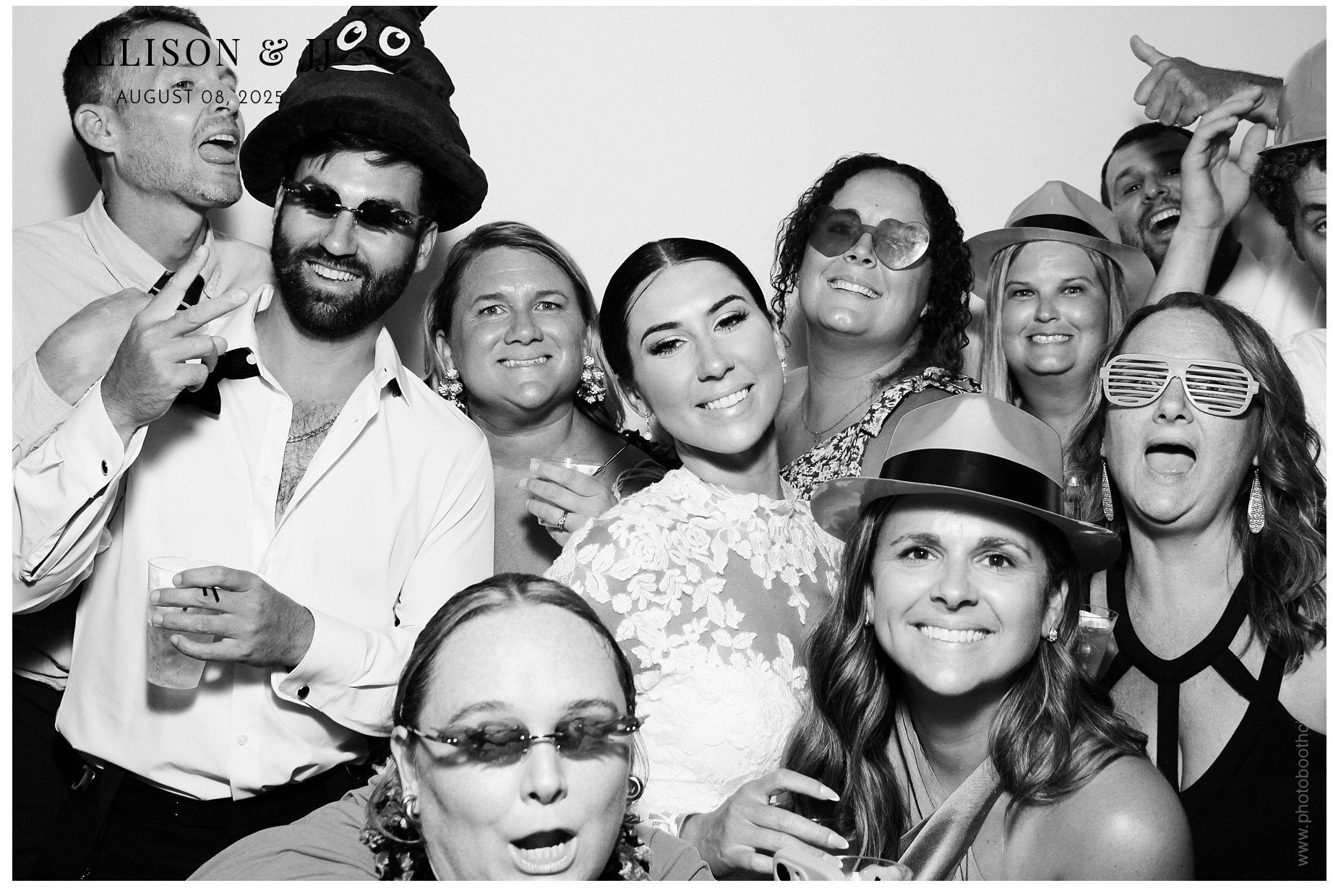 Allison & JJ | View more photos from the event at gallery.photoboothcincy.com/u/PhotoBoothCincy/Allison-JJ