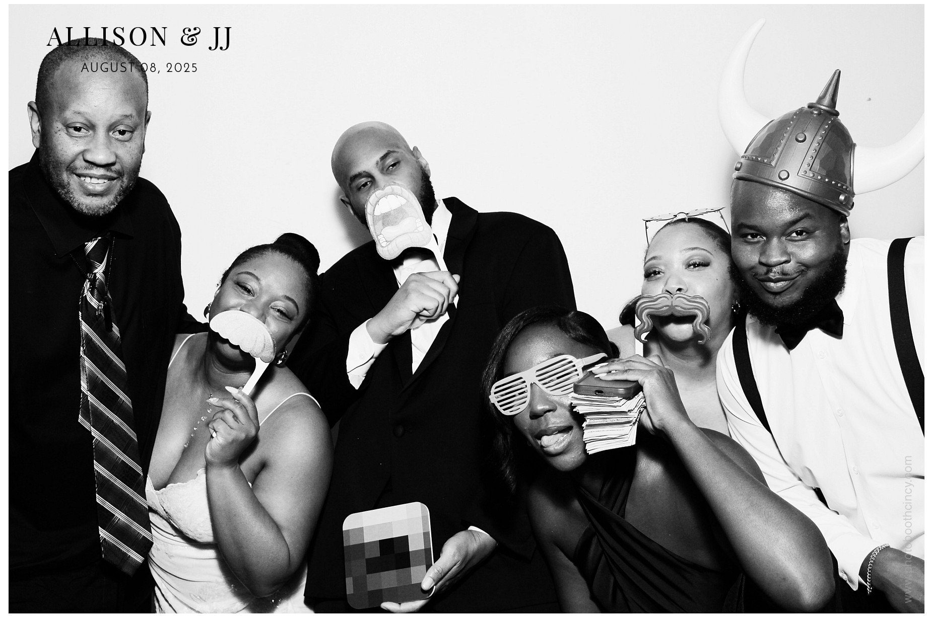 Allison & JJ | View more photos from the event at gallery.photoboothcincy.com/u/PhotoBoothCincy/Allison-JJ