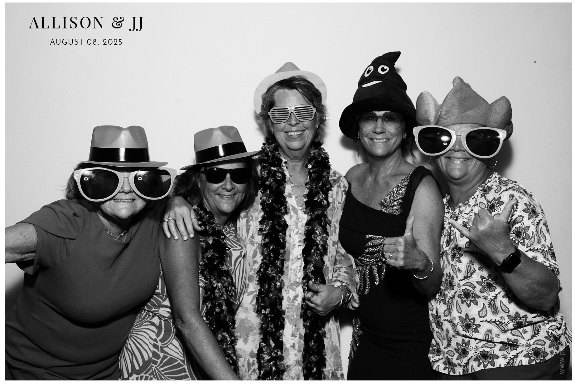 Allison & JJ | View more photos from the event at gallery.photoboothcincy.com/u/PhotoBoothCincy/Allison-JJ
