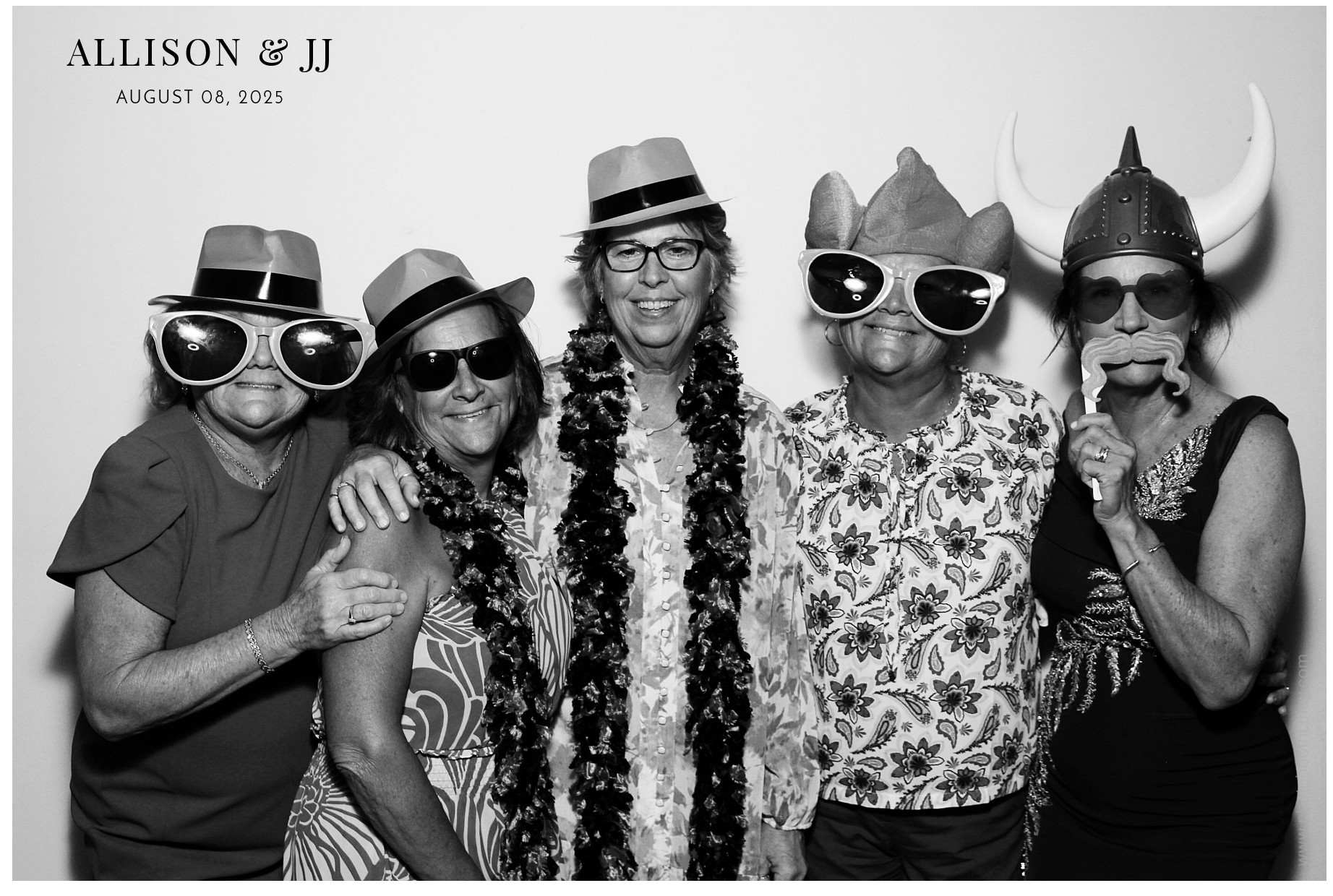 Allison & JJ | View more photos from the event at gallery.photoboothcincy.com/u/PhotoBoothCincy/Allison-JJ