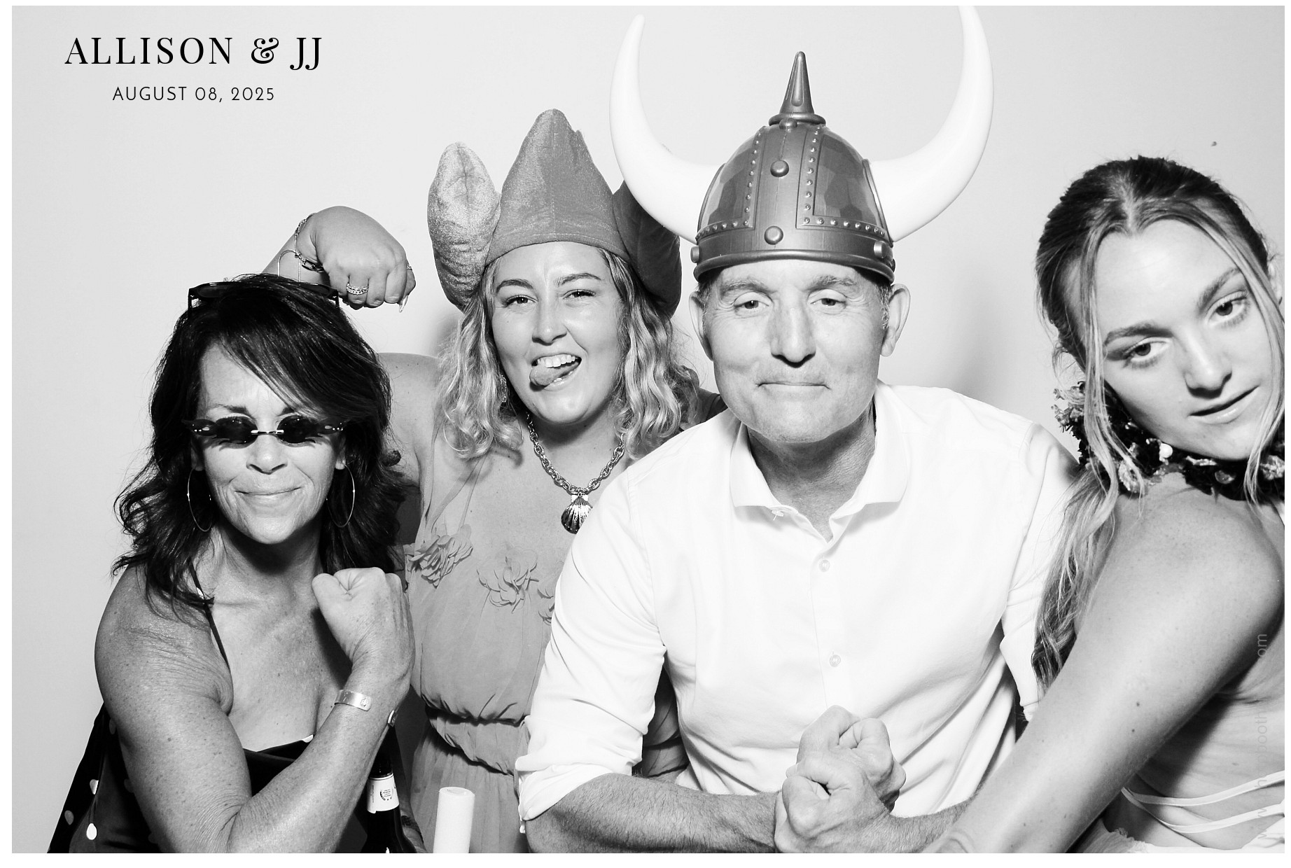 Allison & JJ | View more photos from the event at gallery.photoboothcincy.com/u/PhotoBoothCincy/Allison-JJ