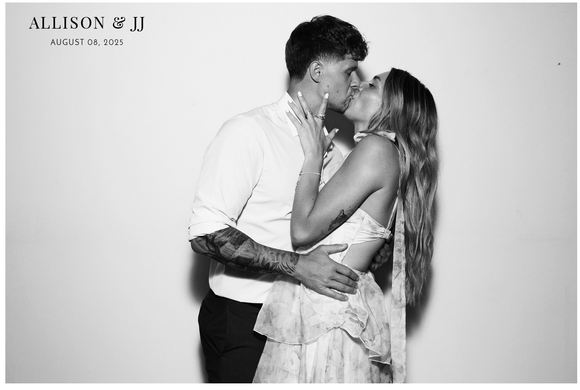 Allison & JJ | View more photos from the event at gallery.photoboothcincy.com/u/PhotoBoothCincy/Allison-JJ