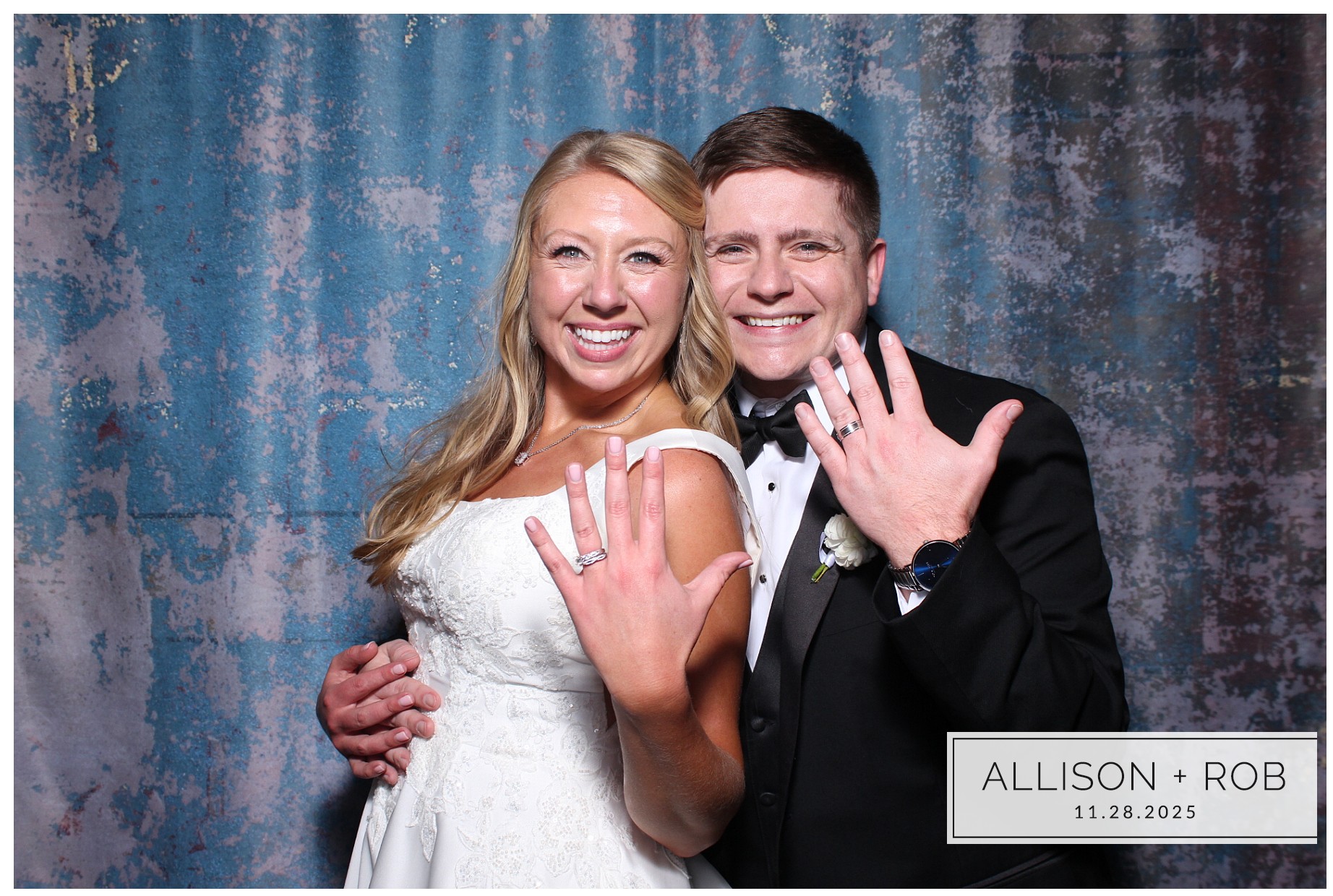 Allison + Rob | View more photos from the event at gallery.photoboothcincy.com/u/PhotoBoothCincy/Allison-Rob