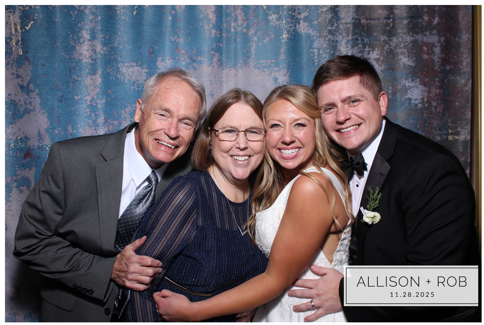 Allison + Rob | View more photos from the event at gallery.photoboothcincy.com/u/PhotoBoothCincy/Allison-Rob