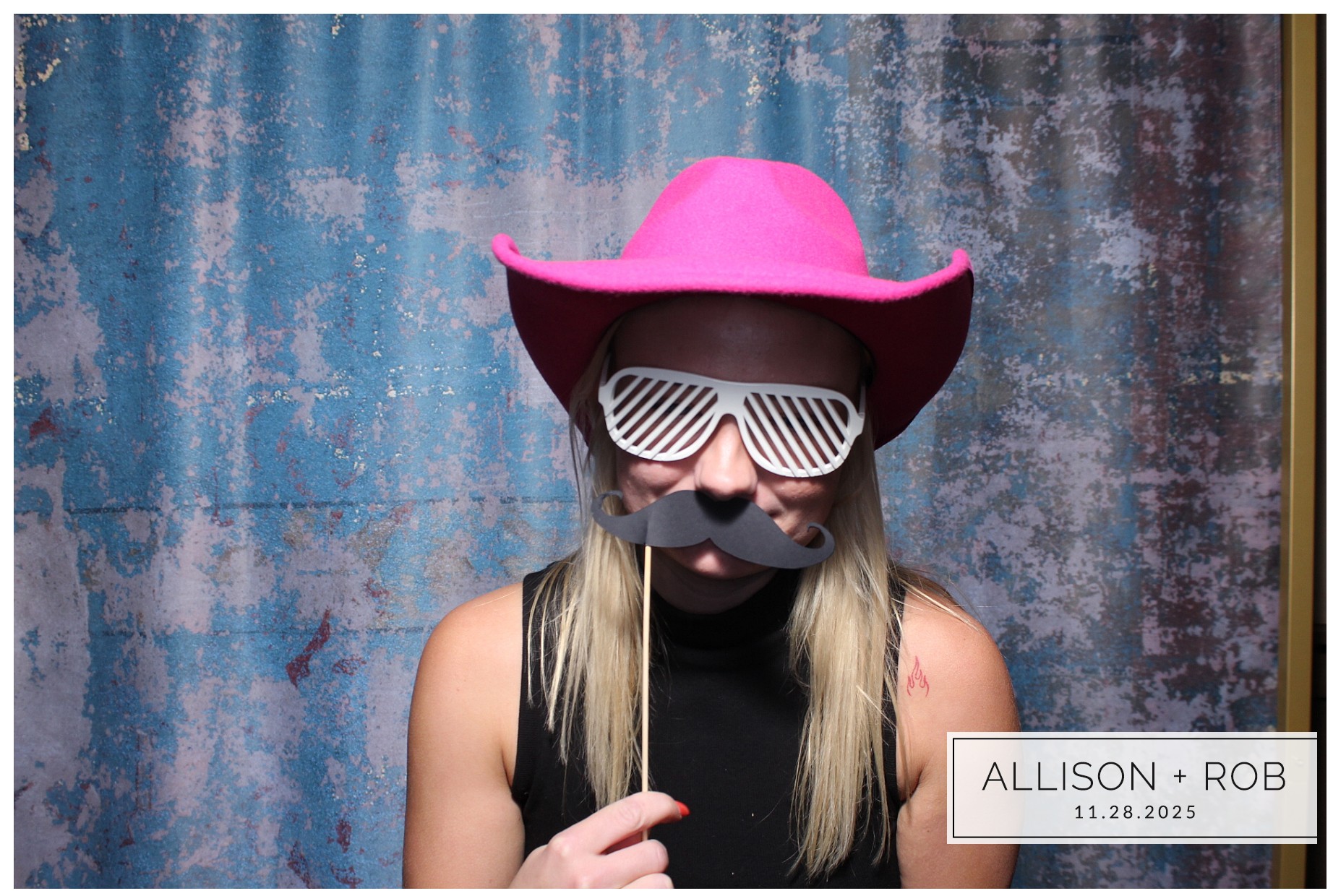 Allison + Rob | View more photos from the event at gallery.photoboothcincy.com/u/PhotoBoothCincy/Allison-Rob