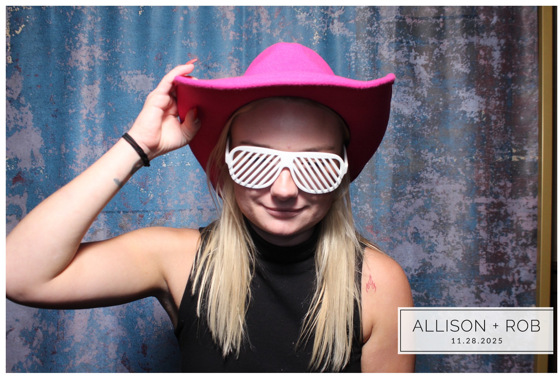 Allison + Rob | View more photos from the event at gallery.photoboothcincy.com/u/PhotoBoothCincy/Allison-Rob