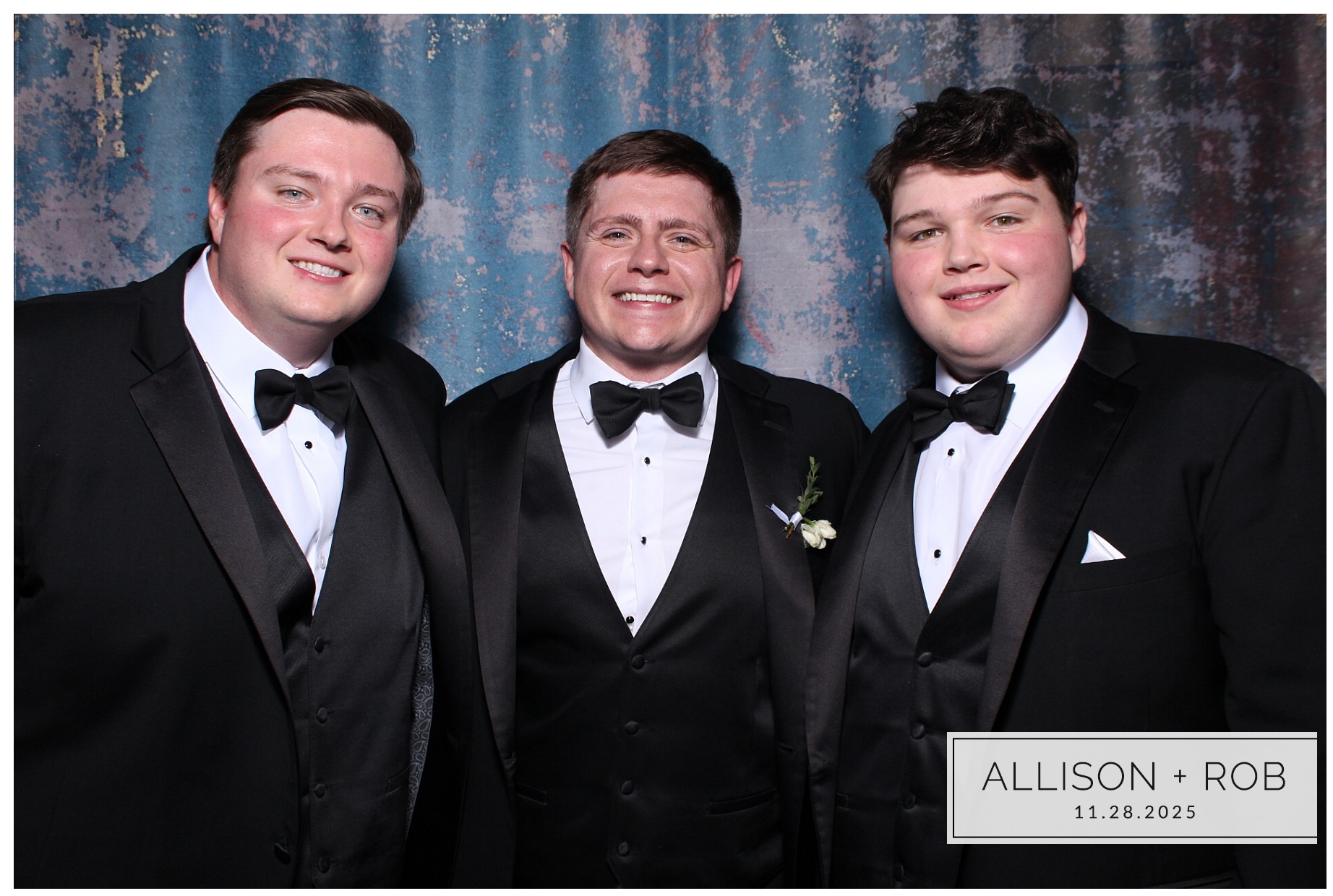 Allison + Rob | View more photos from the event at gallery.photoboothcincy.com/u/PhotoBoothCincy/Allison-Rob