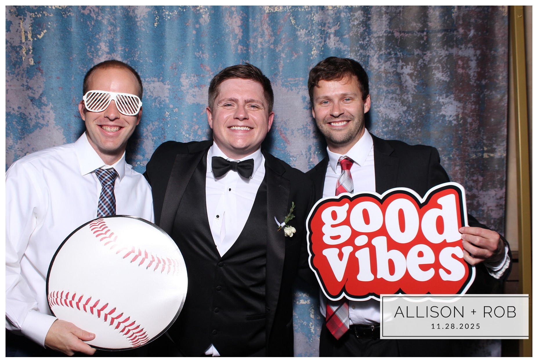 Allison + Rob | View more photos from the event at gallery.photoboothcincy.com/u/PhotoBoothCincy/Allison-Rob