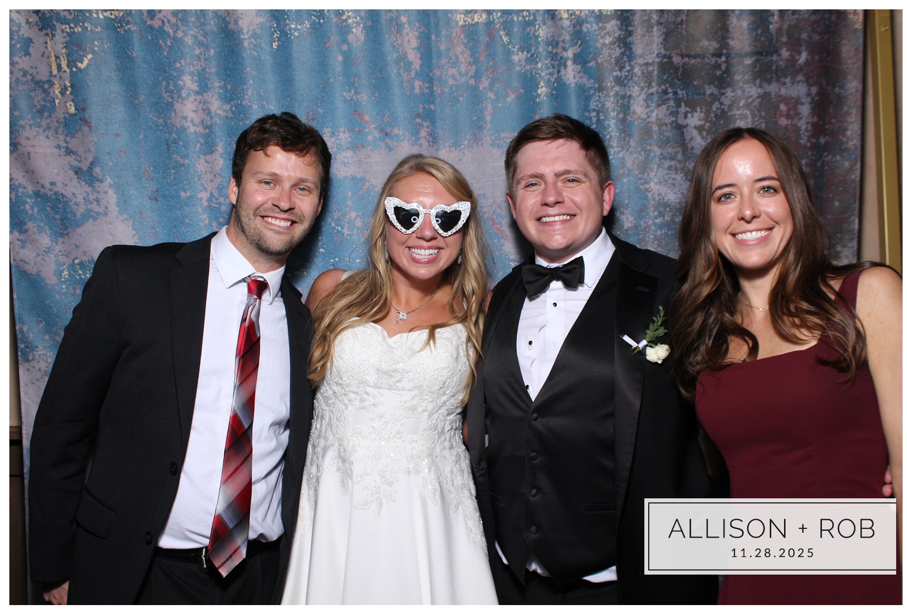 Allison + Rob | View more photos from the event at gallery.photoboothcincy.com/u/PhotoBoothCincy/Allison-Rob