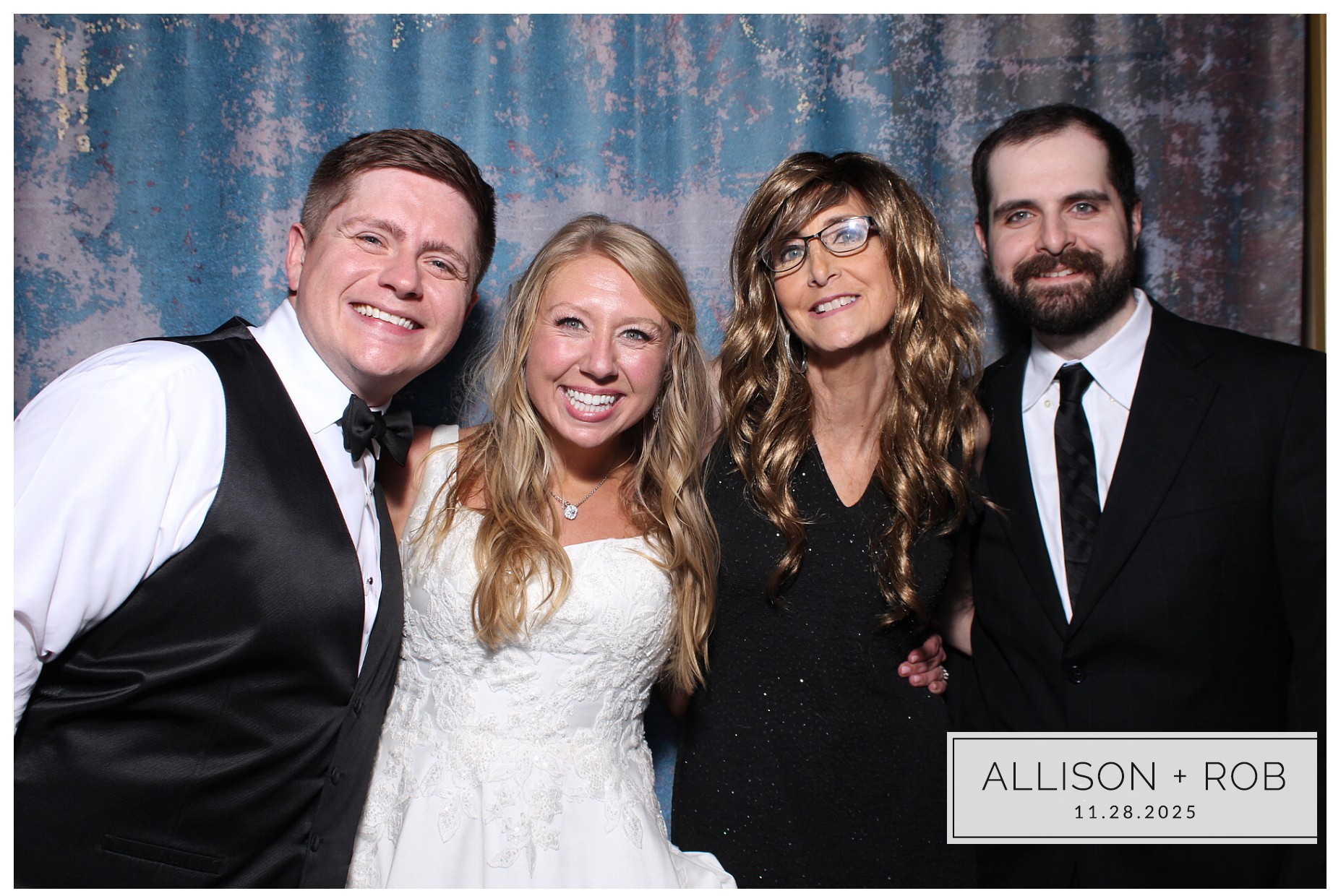 Allison + Rob | View more photos from the event at gallery.photoboothcincy.com/u/PhotoBoothCincy/Allison-Rob