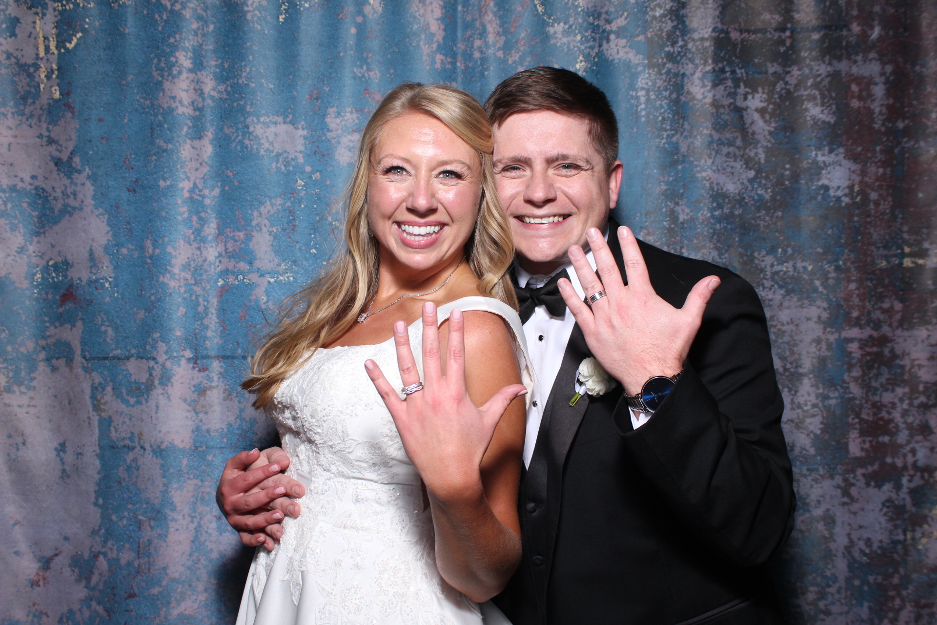Allison + Rob | View more photos from the event at gallery.photoboothcincy.com/u/PhotoBoothCincy/Allison-Rob