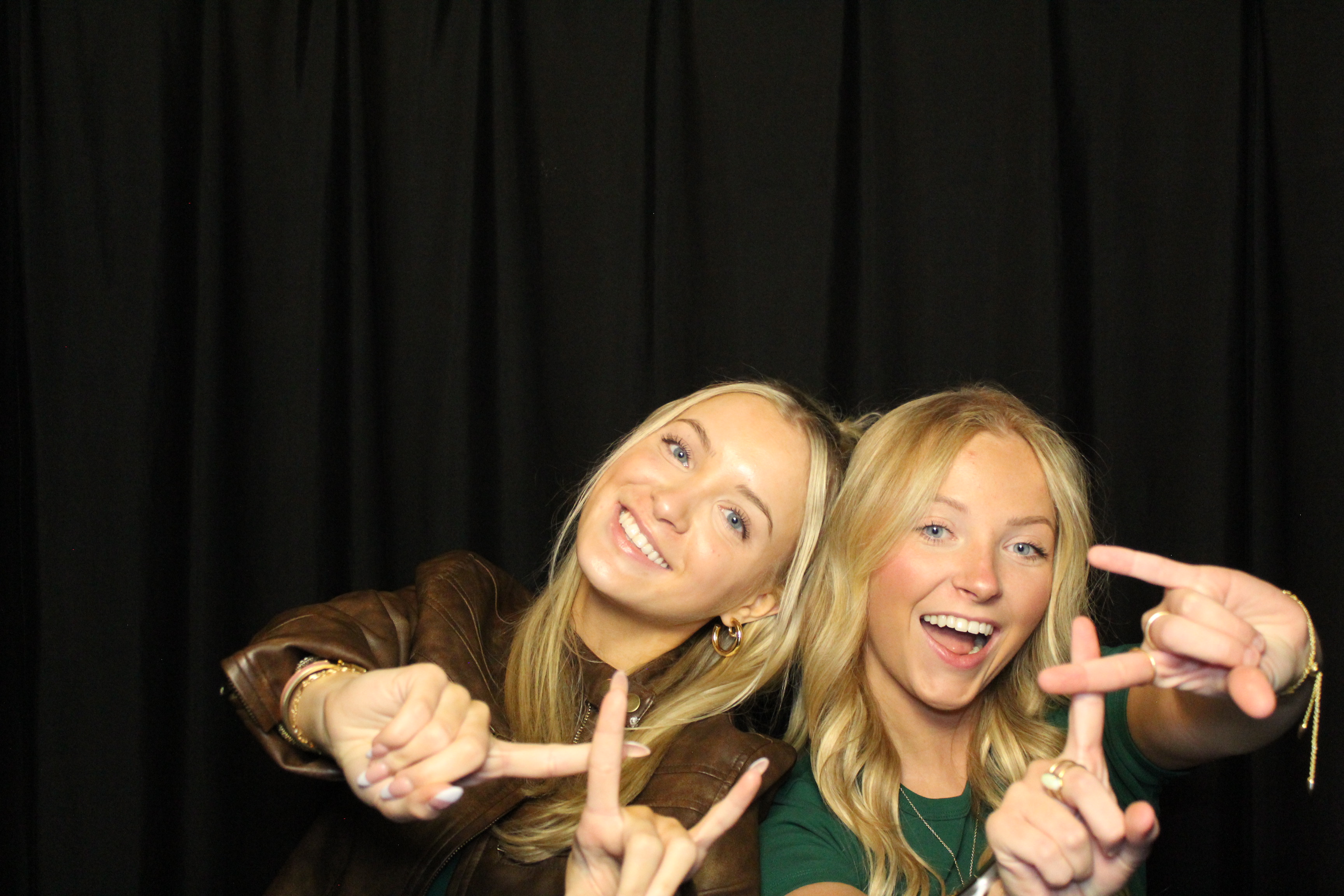 Alpha Xi Delta | View more photos from the event at gallery.photoboothcincy.com/u/PhotoBoothCincy/Alpha-Xi-Delta