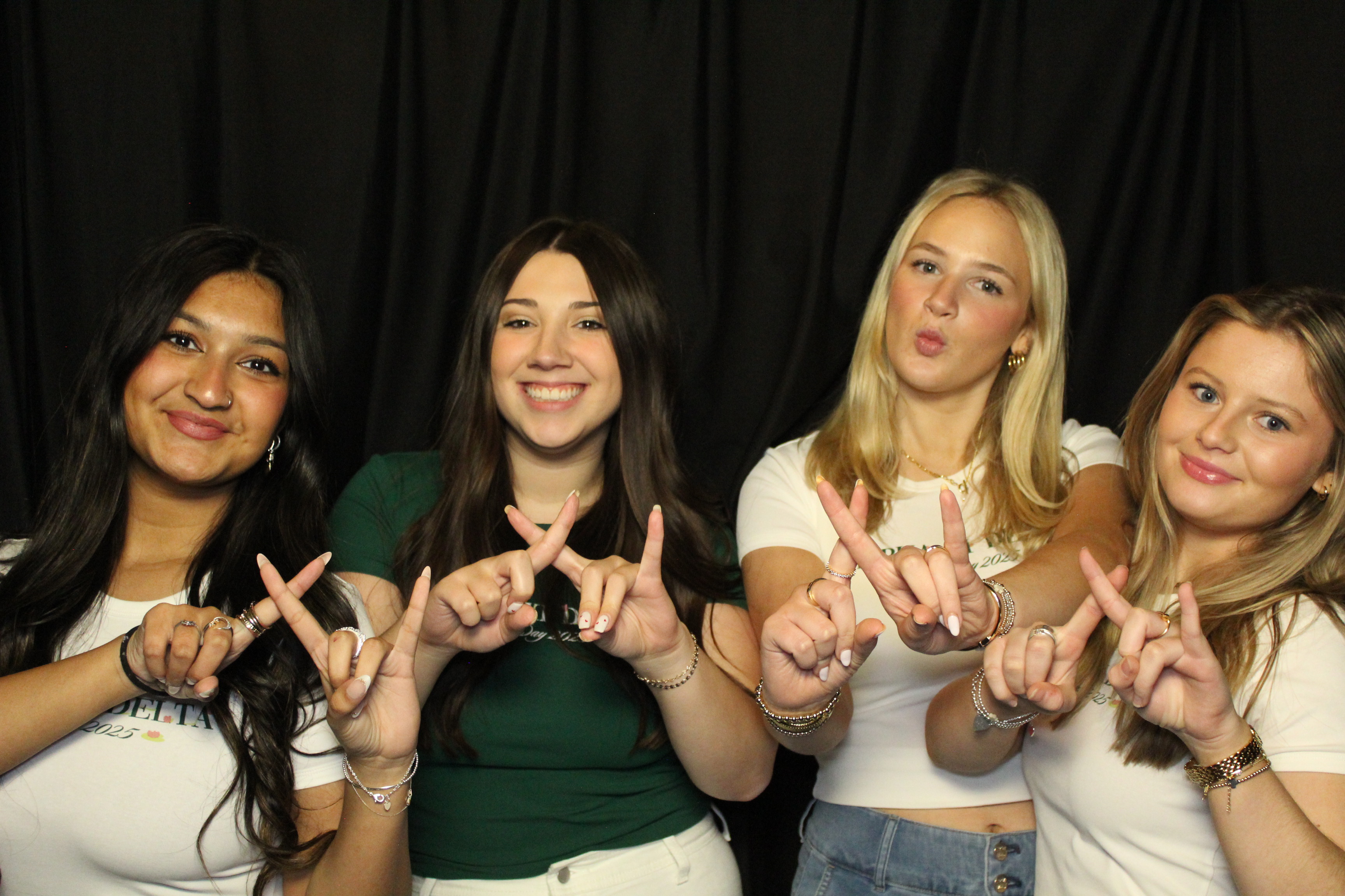 Alpha Xi Delta | View more photos from the event at gallery.photoboothcincy.com/u/PhotoBoothCincy/Alpha-Xi-Delta