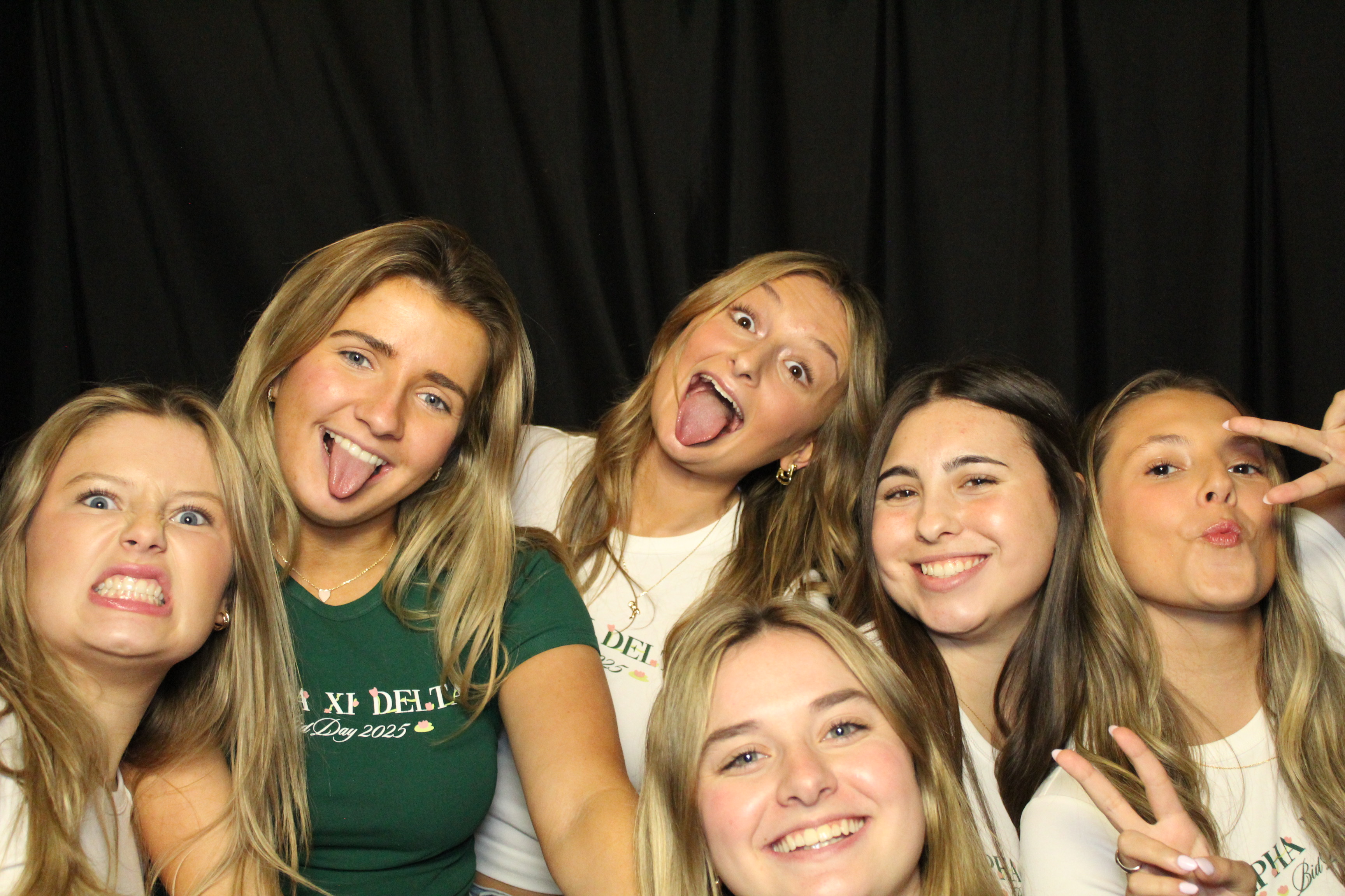 Alpha Xi Delta | View more photos from the event at gallery.photoboothcincy.com/u/PhotoBoothCincy/Alpha-Xi-Delta