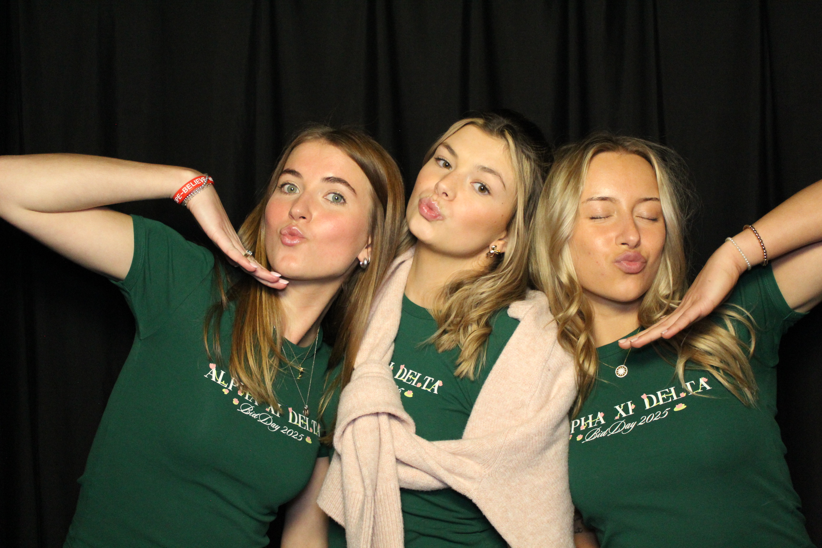 Alpha Xi Delta | View more photos from the event at gallery.photoboothcincy.com/u/PhotoBoothCincy/Alpha-Xi-Delta