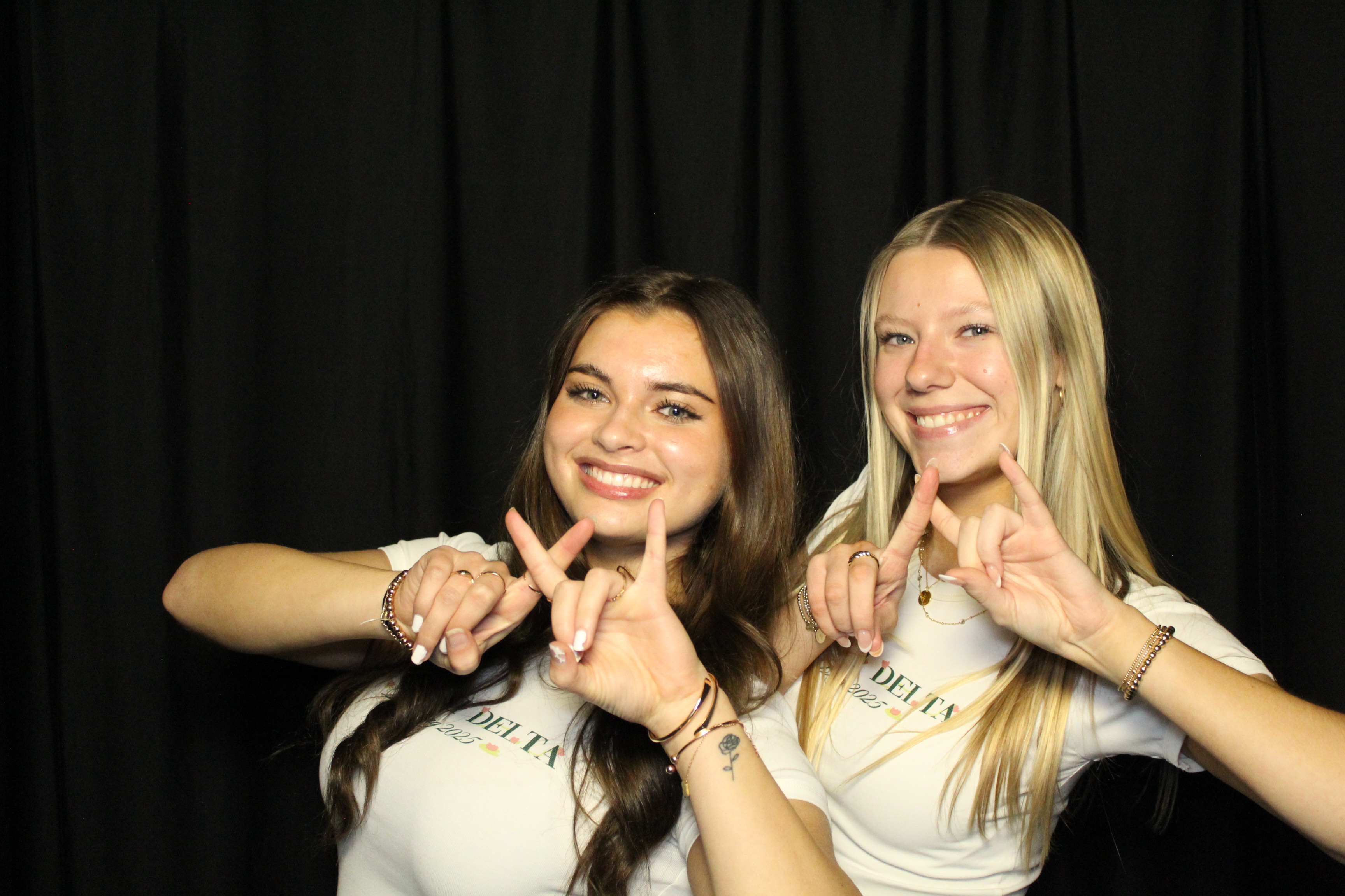 Alpha Xi Delta | View more photos from the event at gallery.photoboothcincy.com/u/PhotoBoothCincy/Alpha-Xi-Delta