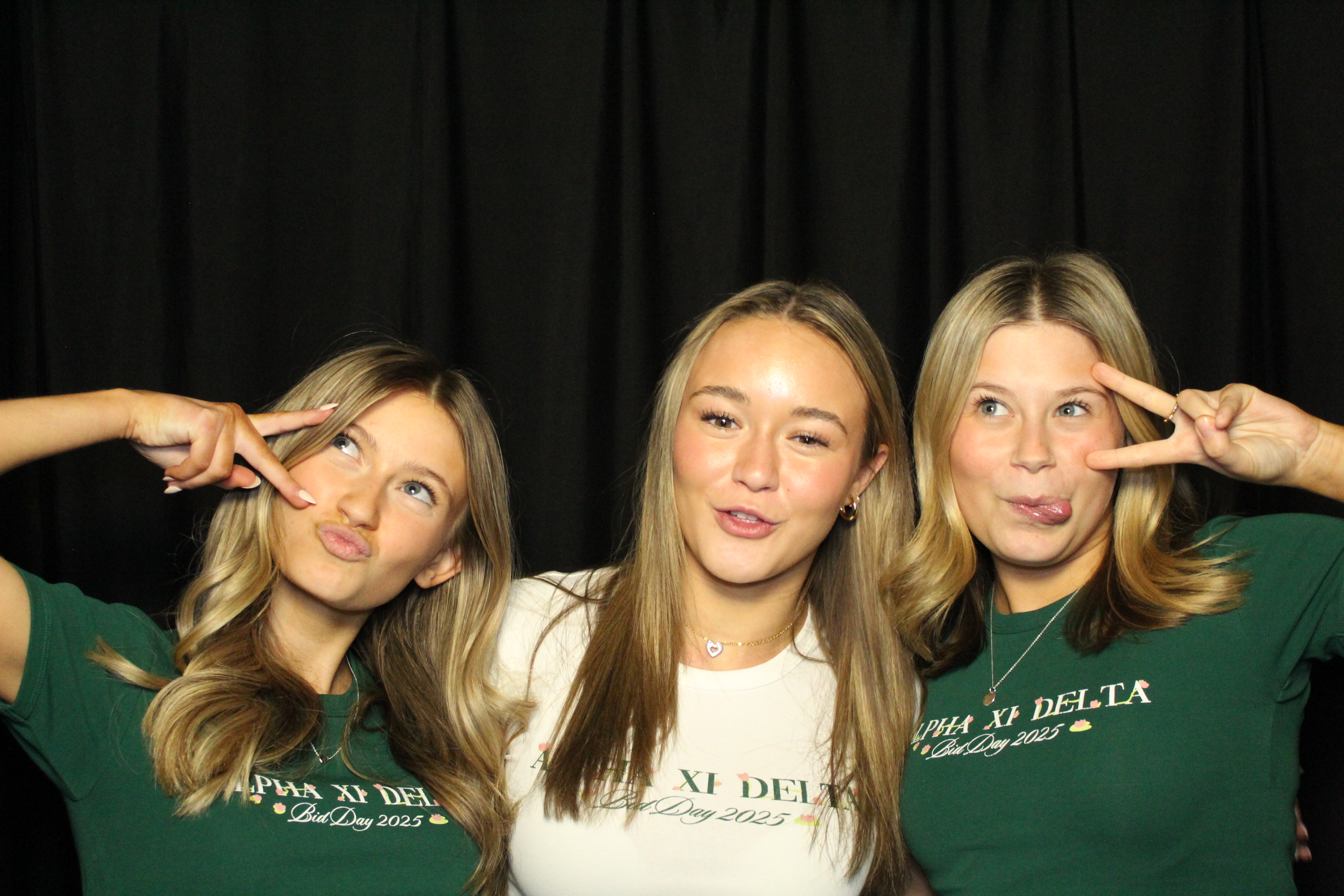 Alpha Xi Delta | View more photos from the event at gallery.photoboothcincy.com/u/PhotoBoothCincy/Alpha-Xi-Delta