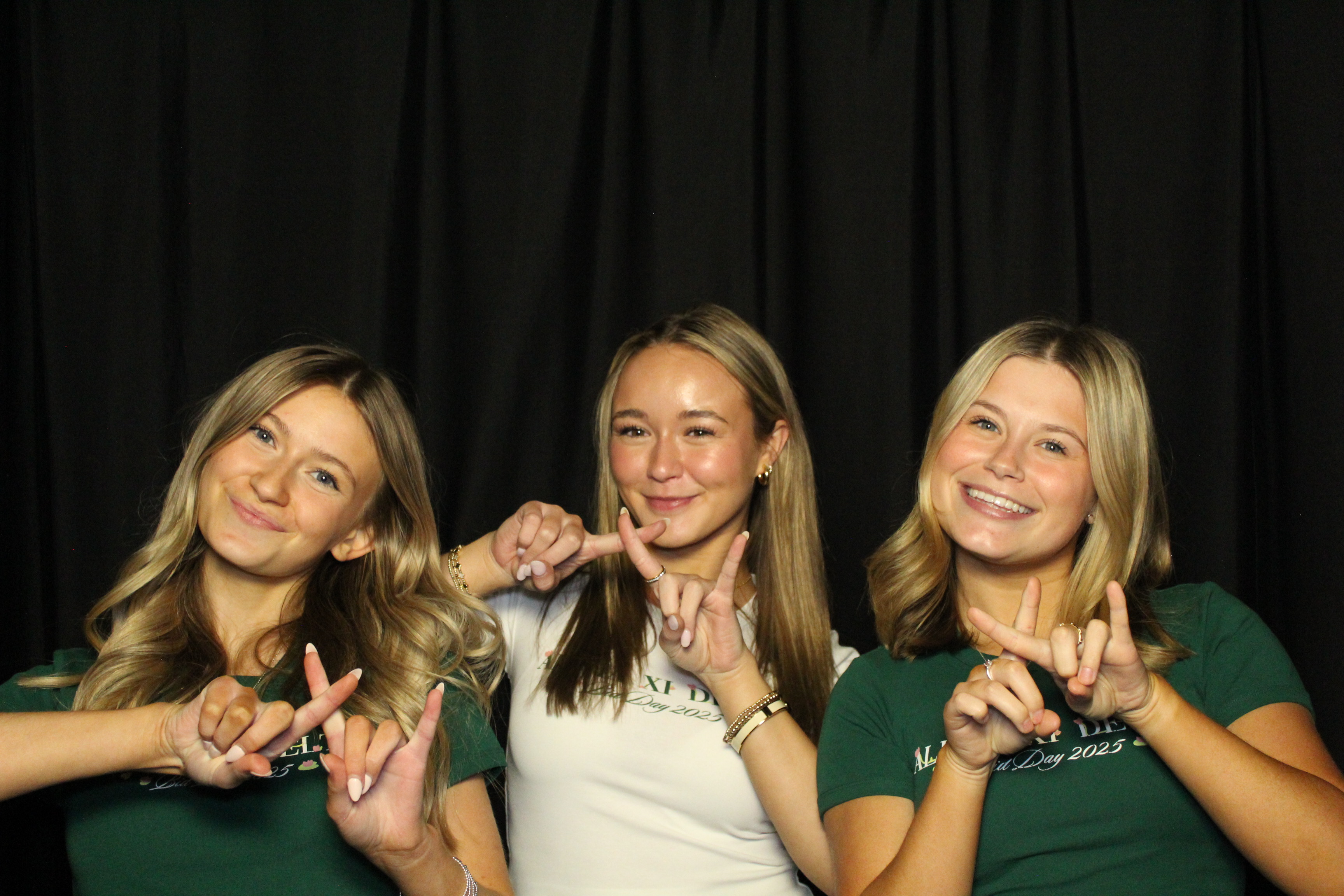 Alpha Xi Delta | View more photos from the event at gallery.photoboothcincy.com/u/PhotoBoothCincy/Alpha-Xi-Delta