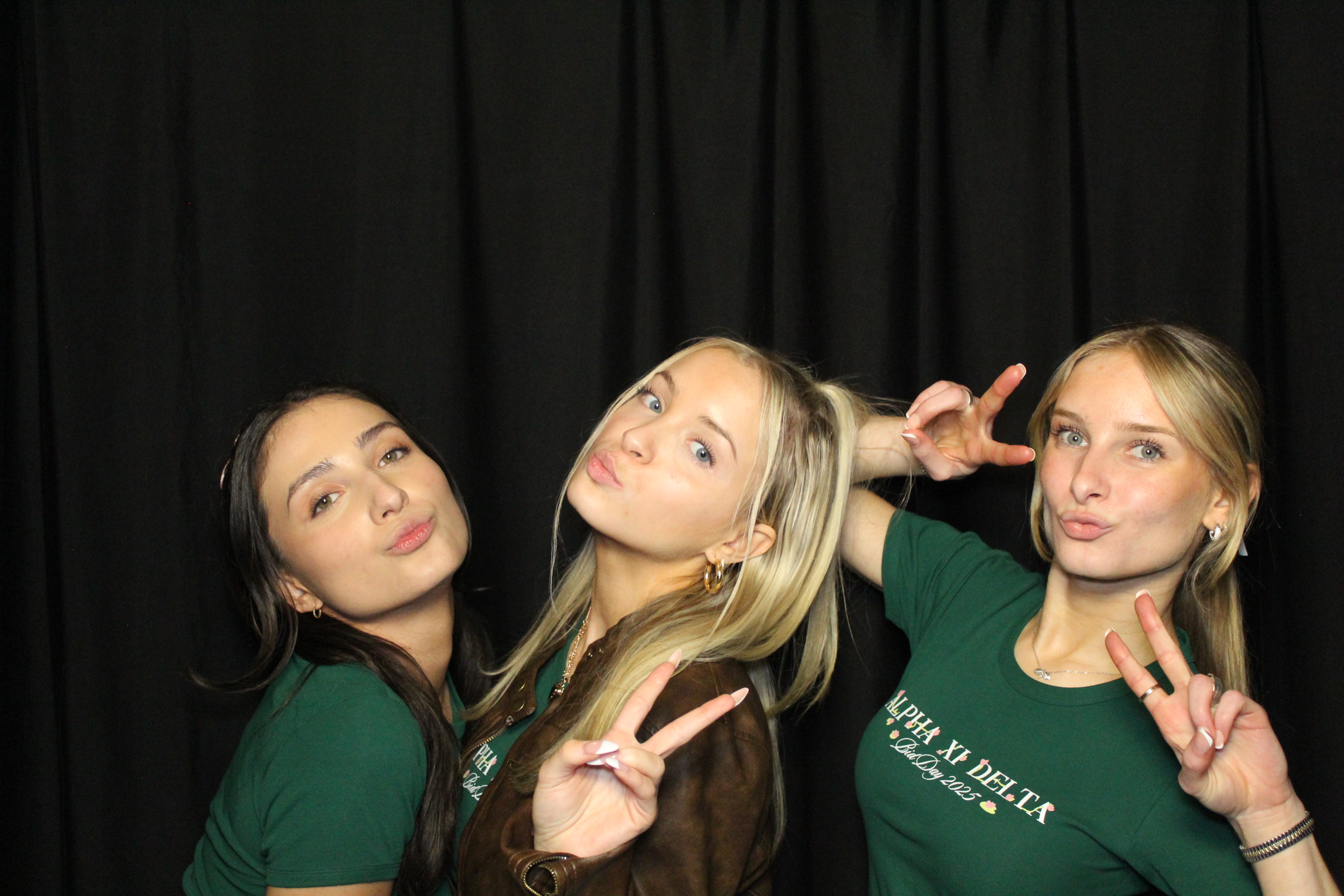 Alpha Xi Delta | View more photos from the event at gallery.photoboothcincy.com/u/PhotoBoothCincy/Alpha-Xi-Delta