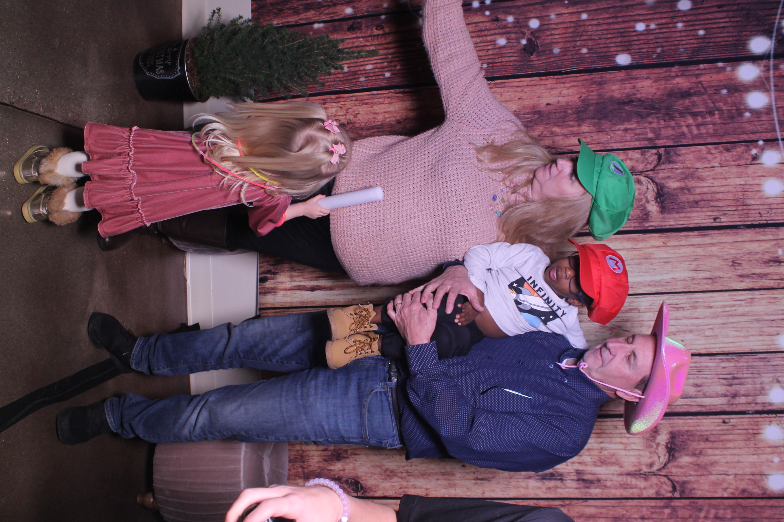 Ami & Dan | View more photos from the event at gallery.photoboothcincy.com/u/PhotoBoothCincy/Ami-Dan