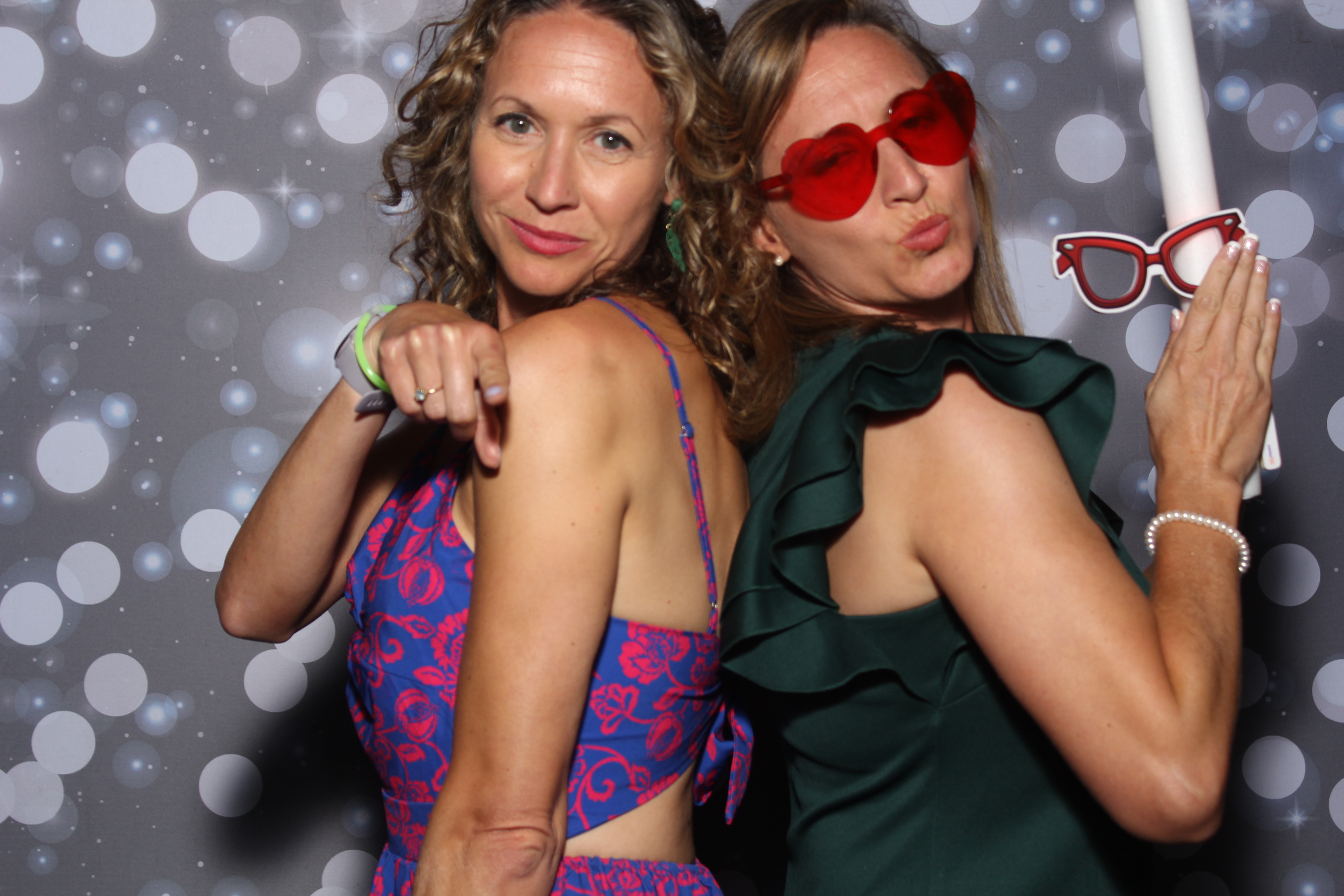 Amy & Rob | View more photos from the event at gallery.photoboothcincy.com/u/PhotoBoothCincy/Amy-Rob