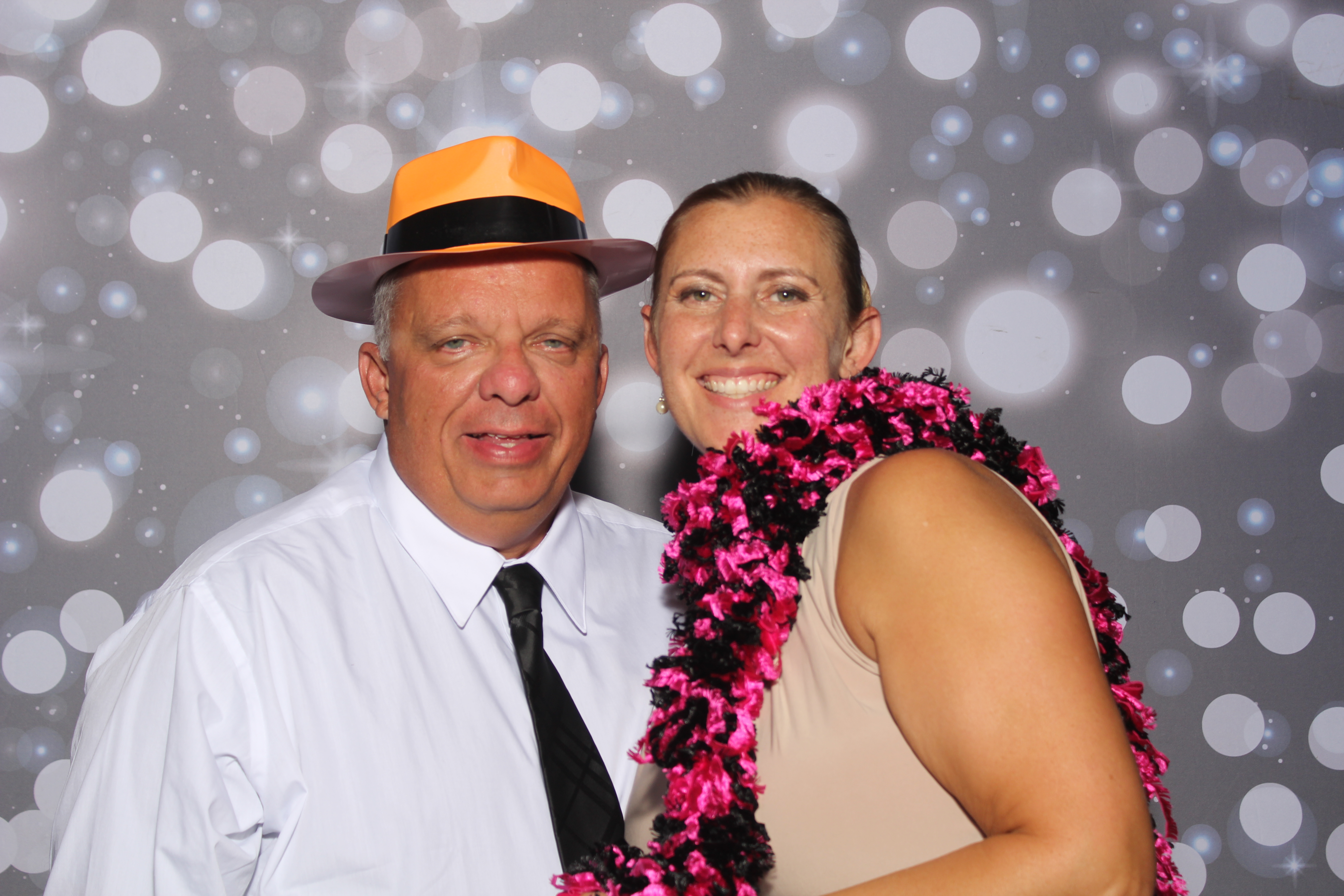 Amy & Rob | View more photos from the event at gallery.photoboothcincy.com/u/PhotoBoothCincy/Amy-Rob