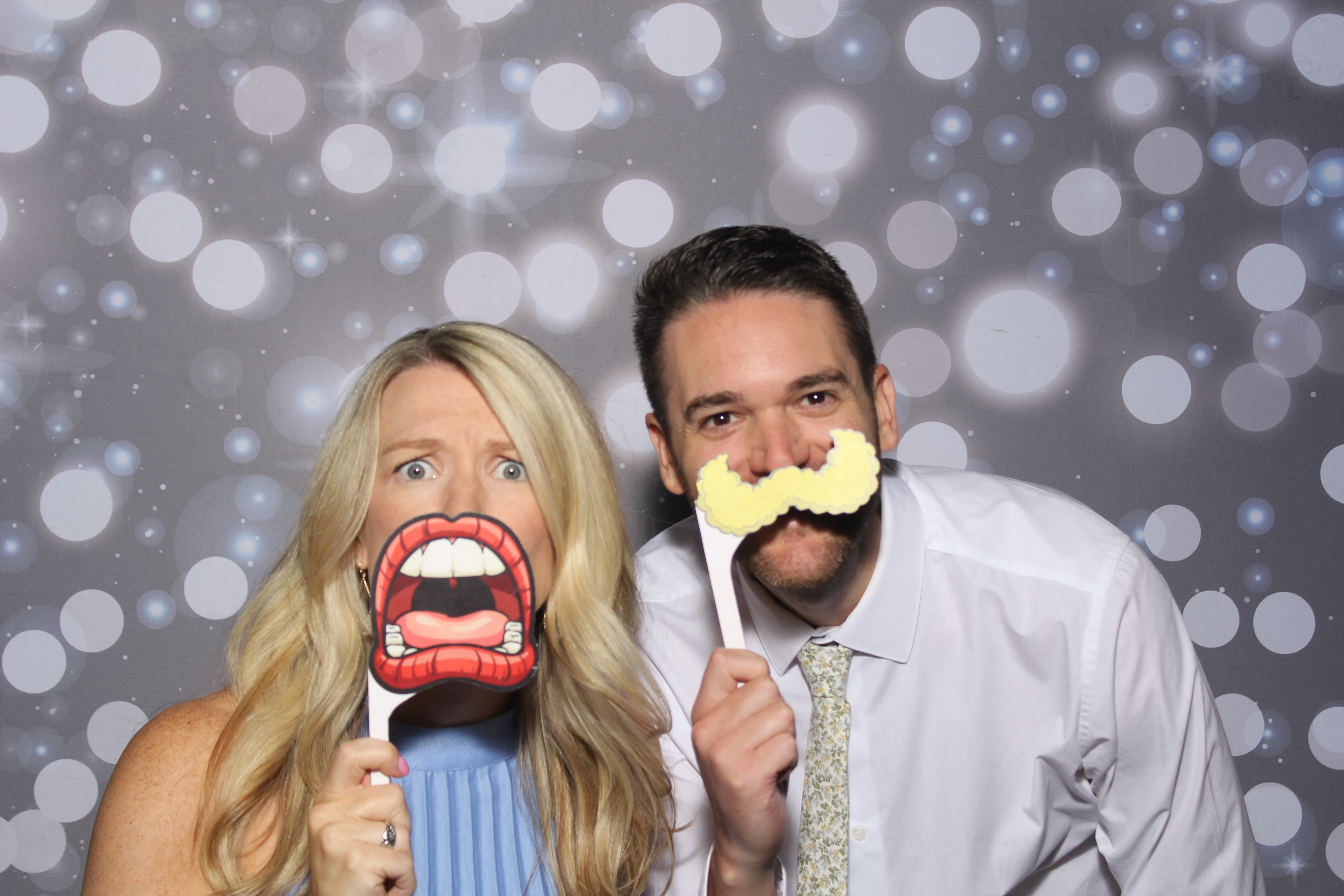 Amy & Rob | View more photos from the event at gallery.photoboothcincy.com/u/PhotoBoothCincy/Amy-Rob