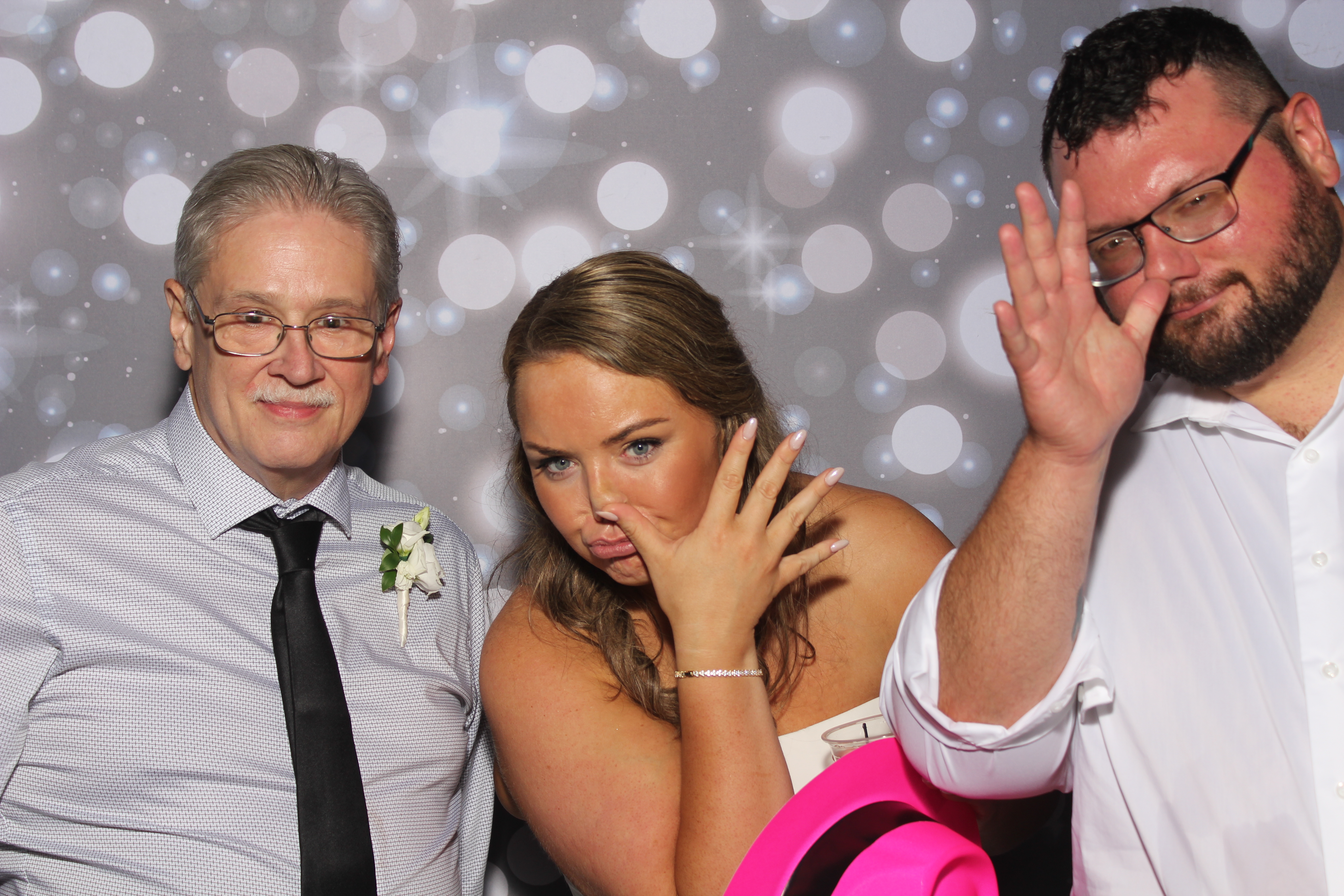 Amy & Rob | View more photos from the event at gallery.photoboothcincy.com/u/PhotoBoothCincy/Amy-Rob