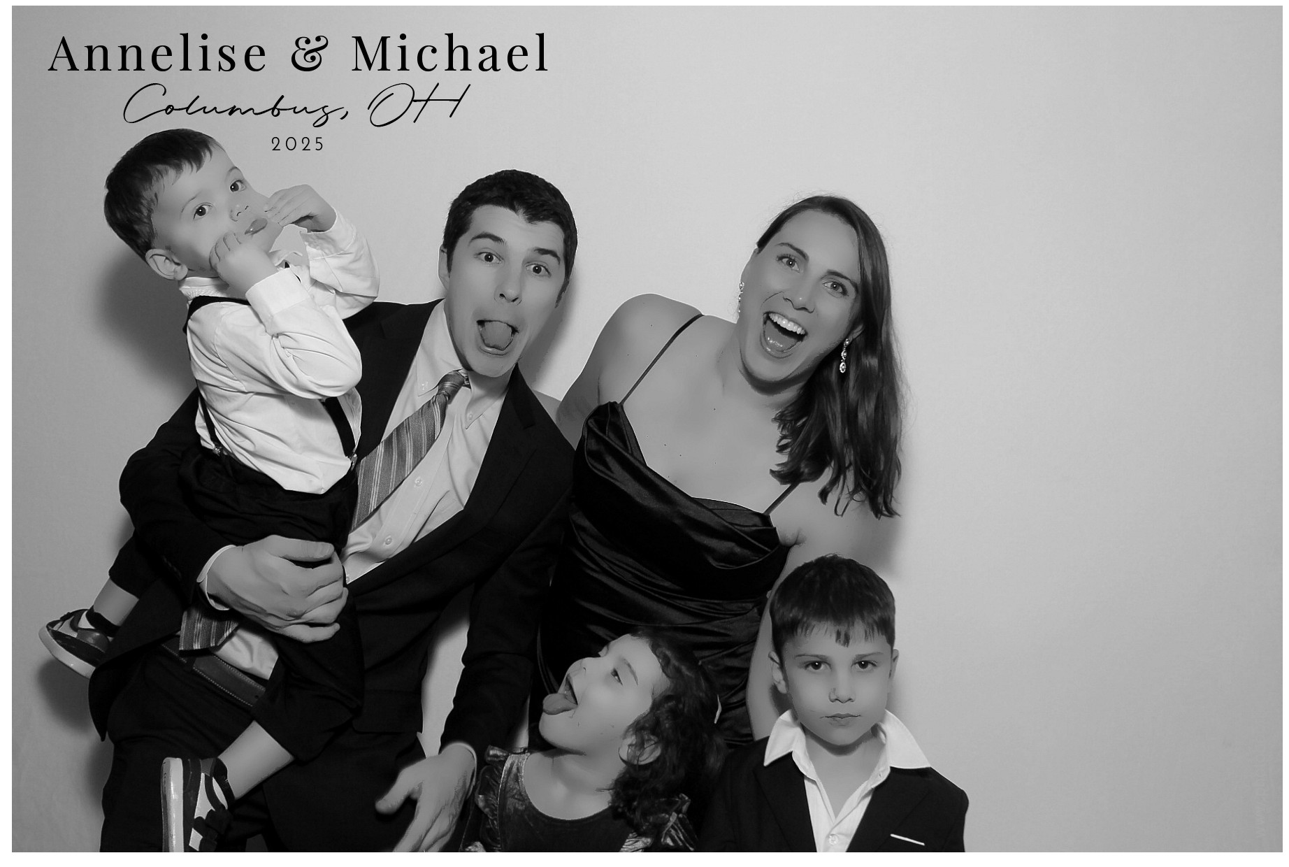 Annelise & Michael | View more photos from the event at gallery.photoboothcincy.com/u/PhotoBoothCincy/Annelise-Michael