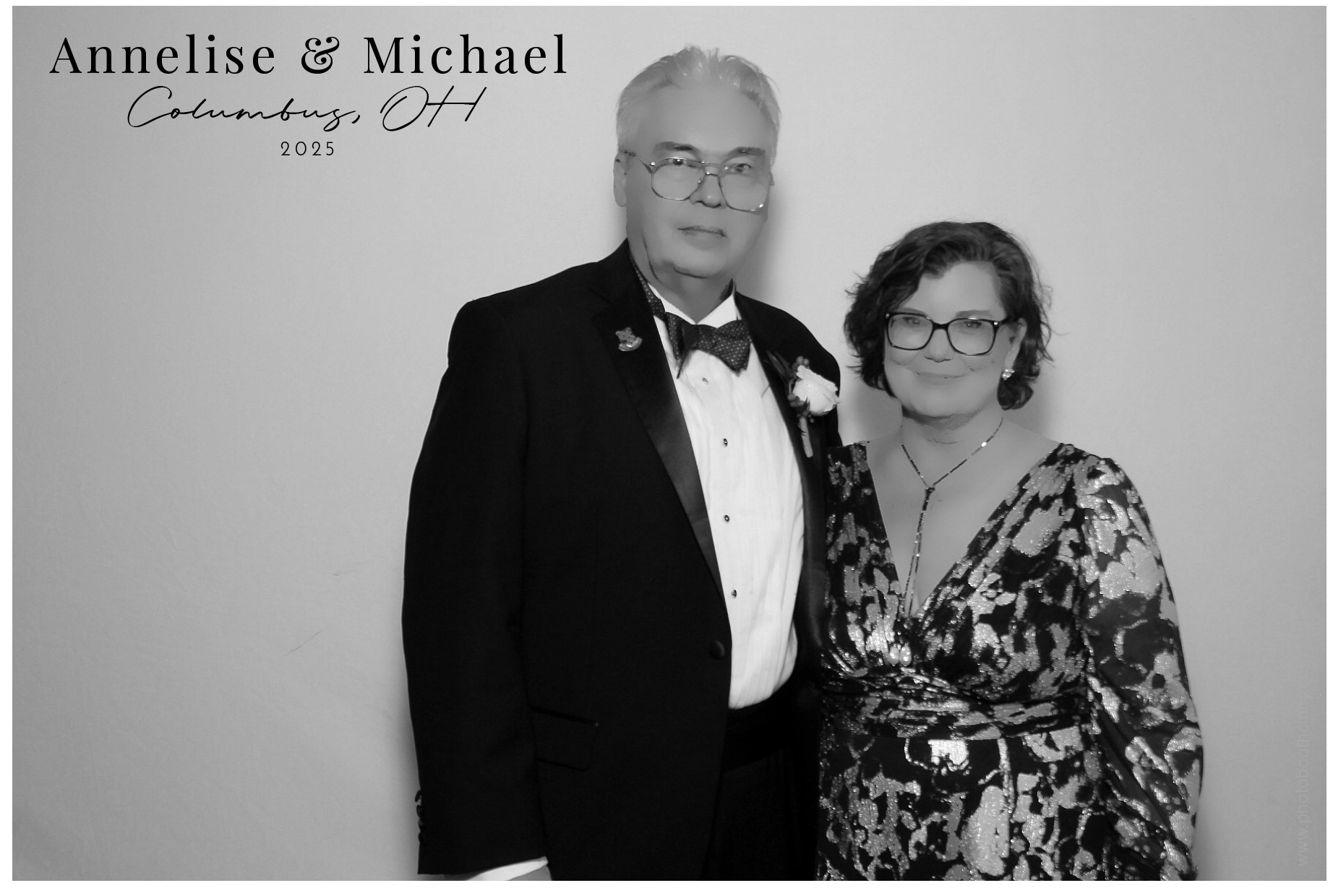 Annelise & Michael | View more photos from the event at gallery.photoboothcincy.com/u/PhotoBoothCincy/Annelise-Michael
