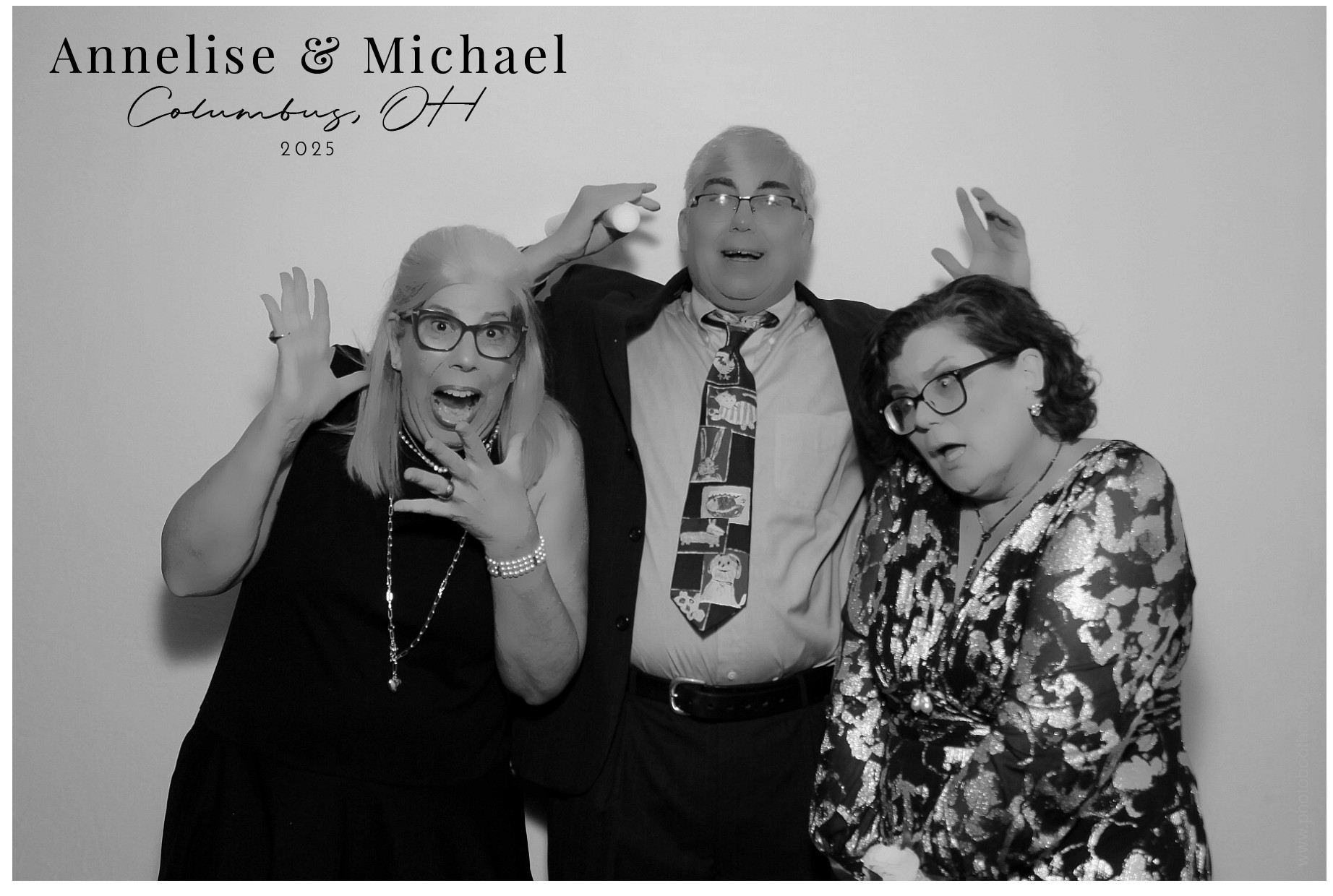 Annelise & Michael | View more photos from the event at gallery.photoboothcincy.com/u/PhotoBoothCincy/Annelise-Michael