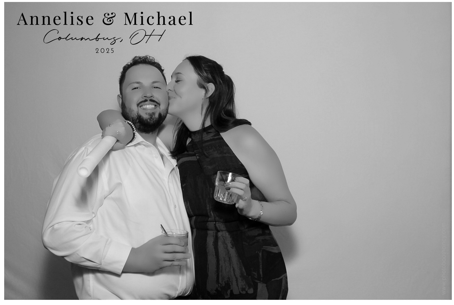 Annelise & Michael | View more photos from the event at gallery.photoboothcincy.com/u/PhotoBoothCincy/Annelise-Michael