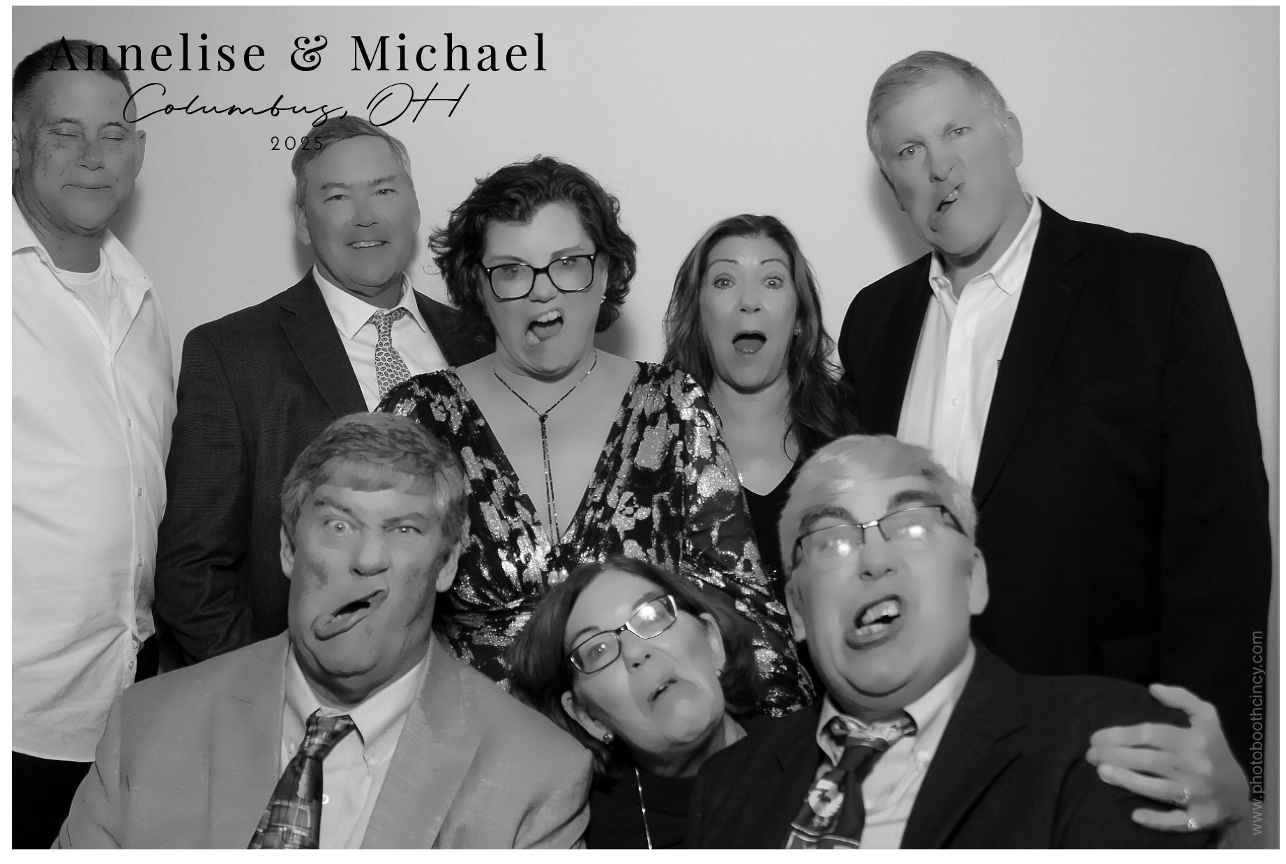 Annelise & Michael | View more photos from the event at gallery.photoboothcincy.com/u/PhotoBoothCincy/Annelise-Michael