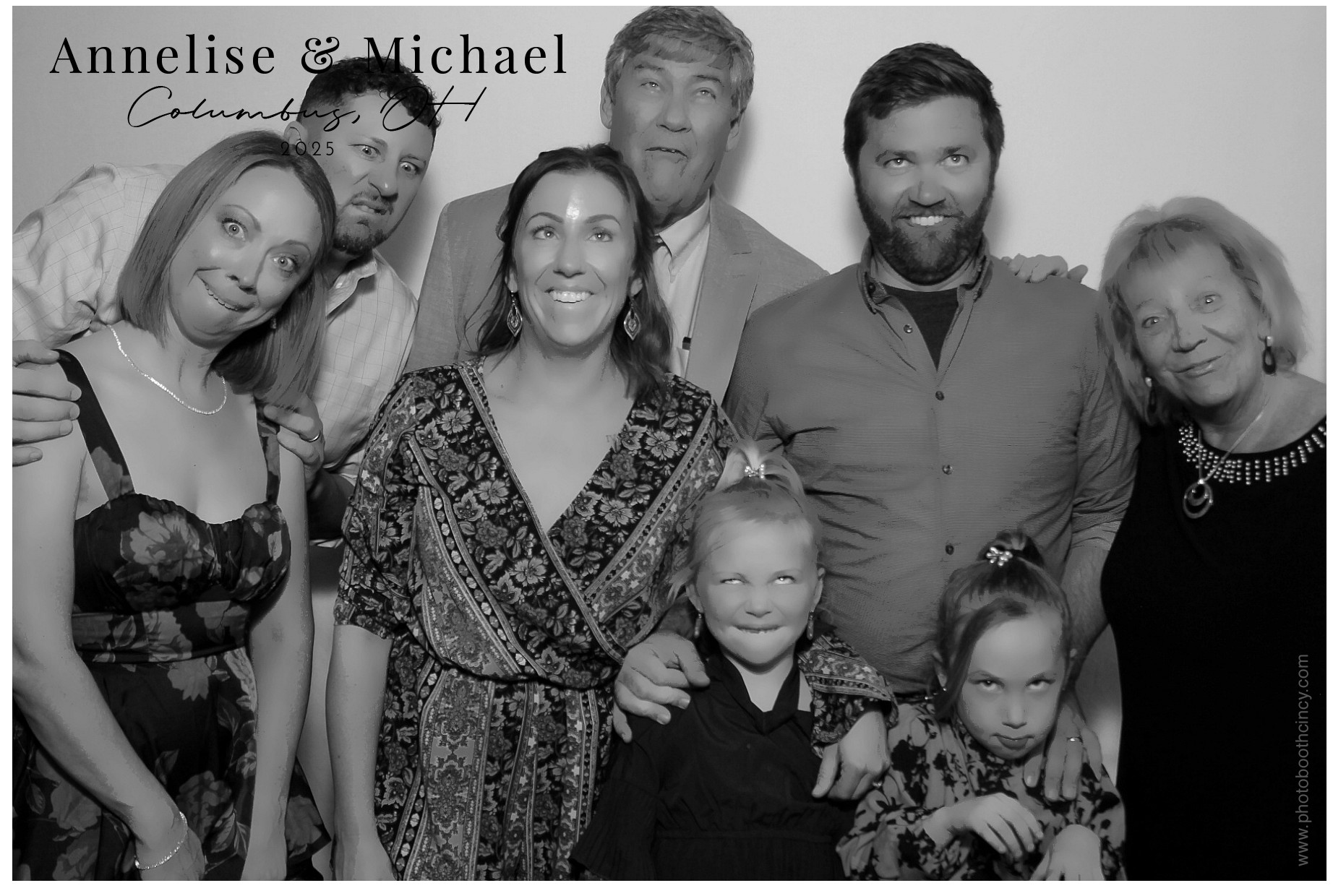 Annelise & Michael | View more photos from the event at gallery.photoboothcincy.com/u/PhotoBoothCincy/Annelise-Michael