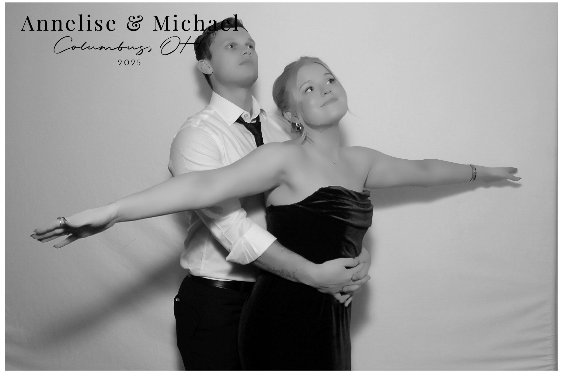 Annelise & Michael | View more photos from the event at gallery.photoboothcincy.com/u/PhotoBoothCincy/Annelise-Michael