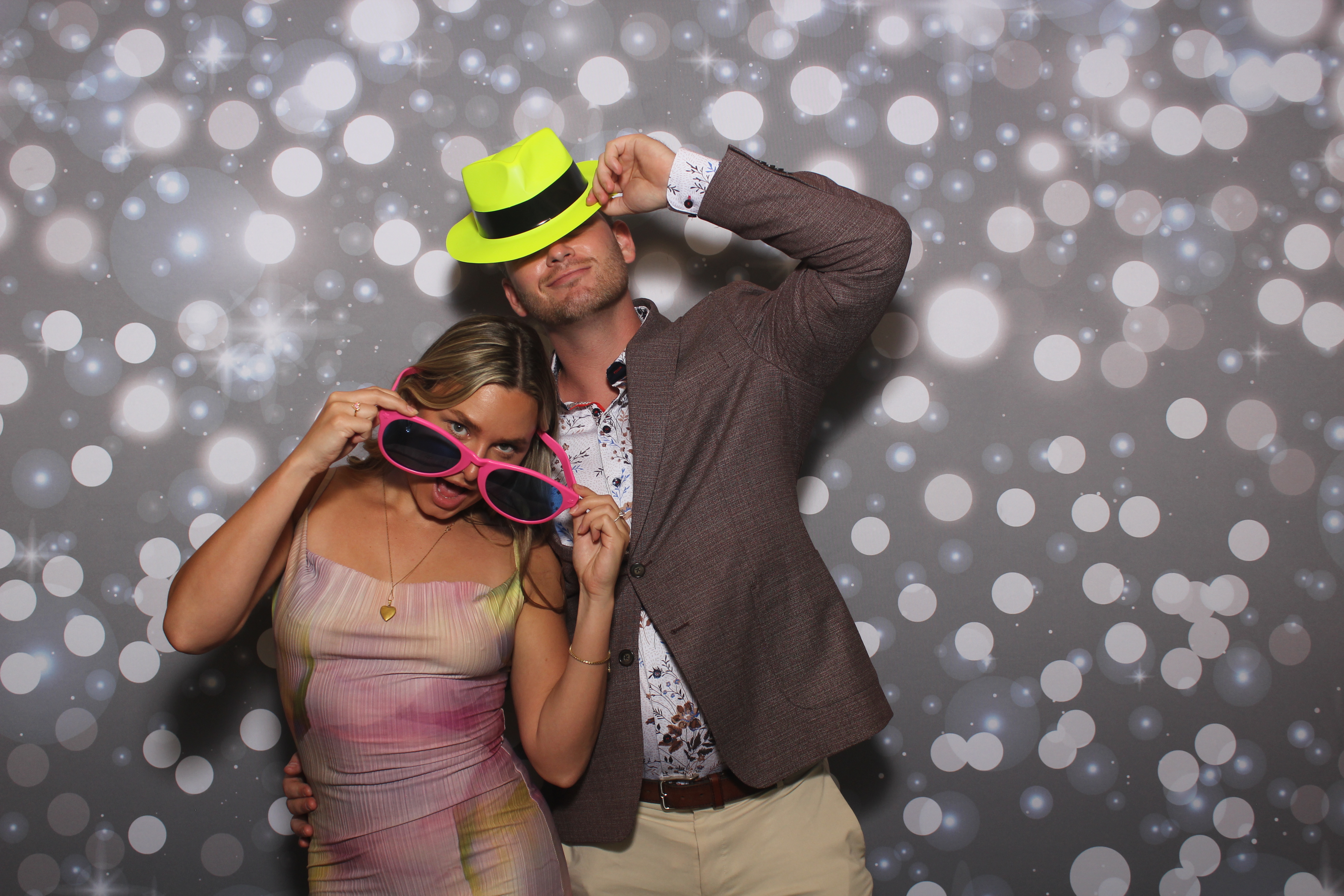 Ashleigh Lindsey Reception | View more photos from the event at gallery.photoboothcincy.com/u/PhotoBoothCincy/Ashleigh-Lindsey-Reception