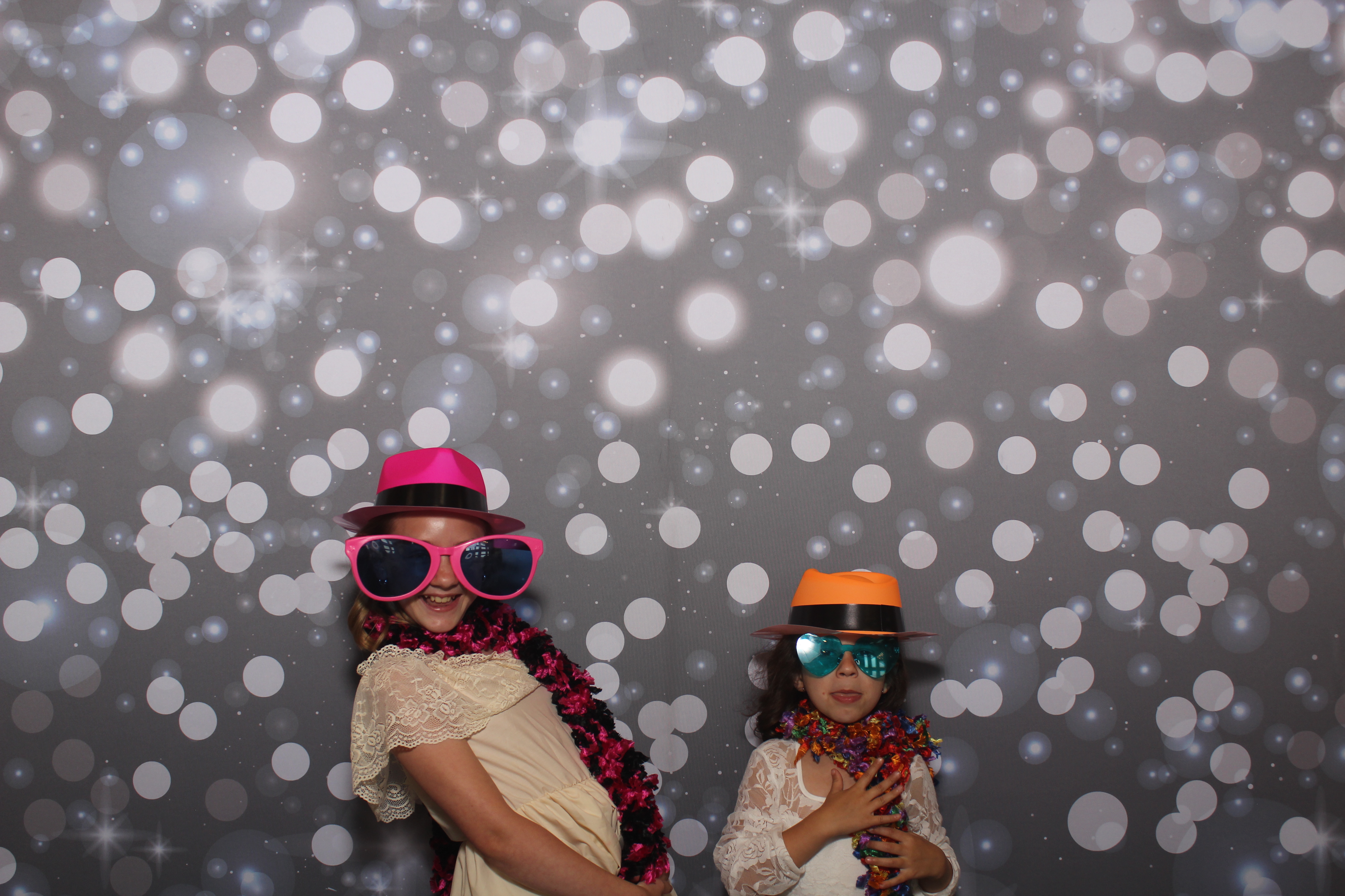 Ashleigh Lindsey Reception | View more photos from the event at gallery.photoboothcincy.com/u/PhotoBoothCincy/Ashleigh-Lindsey-Reception