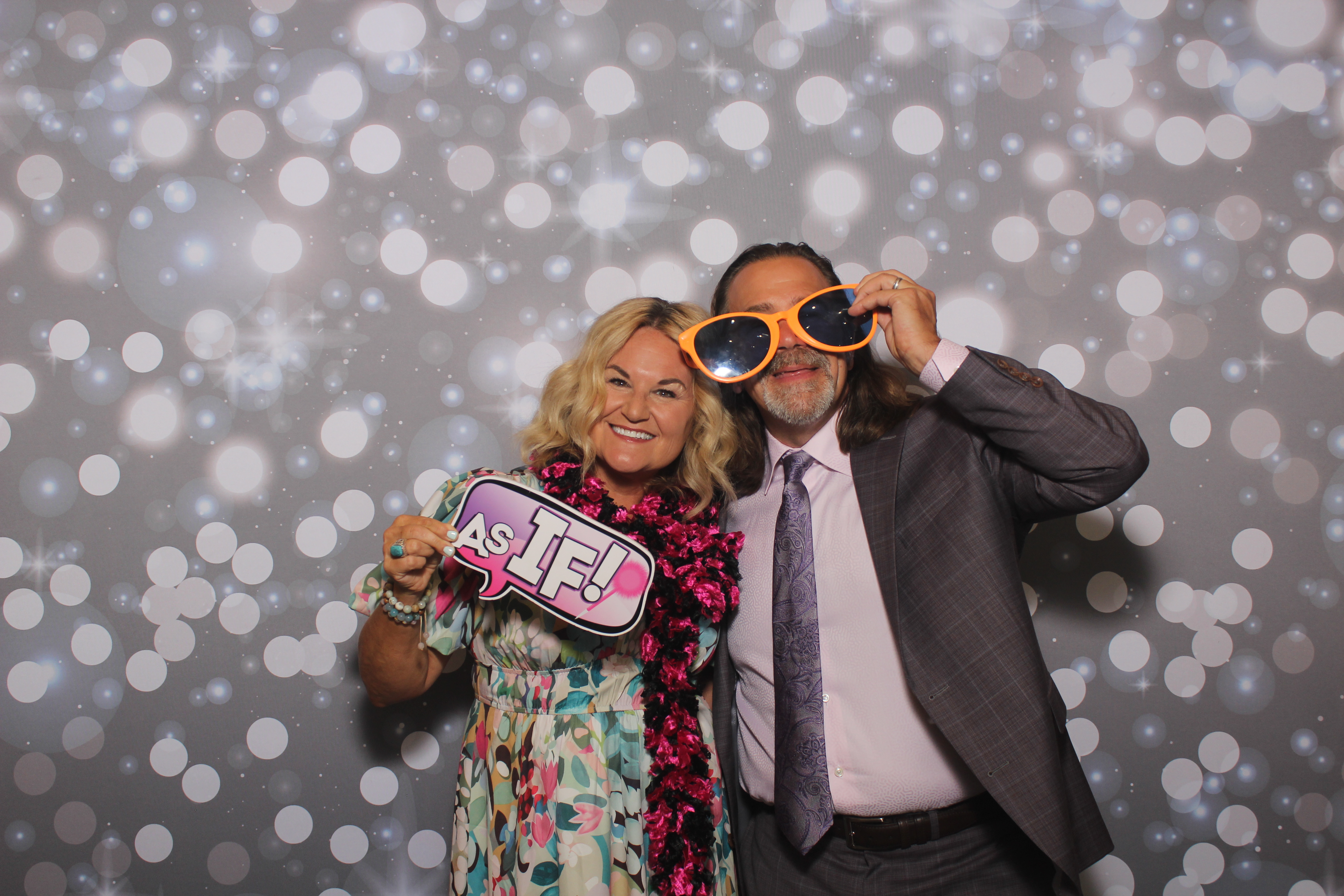 Ashleigh Lindsey Reception | View more photos from the event at gallery.photoboothcincy.com/u/PhotoBoothCincy/Ashleigh-Lindsey-Reception