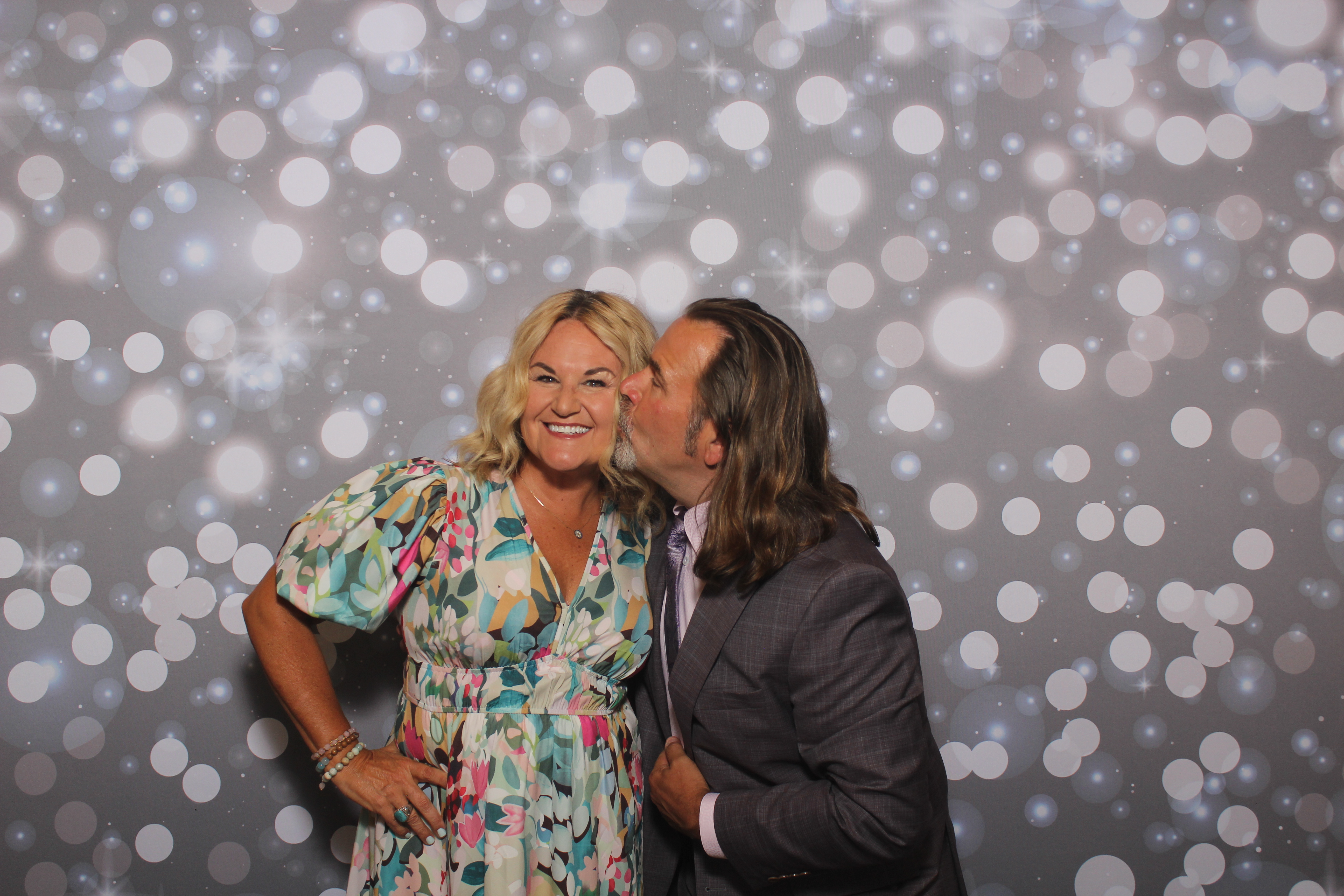 Ashleigh Lindsey Reception | View more photos from the event at gallery.photoboothcincy.com/u/PhotoBoothCincy/Ashleigh-Lindsey-Reception