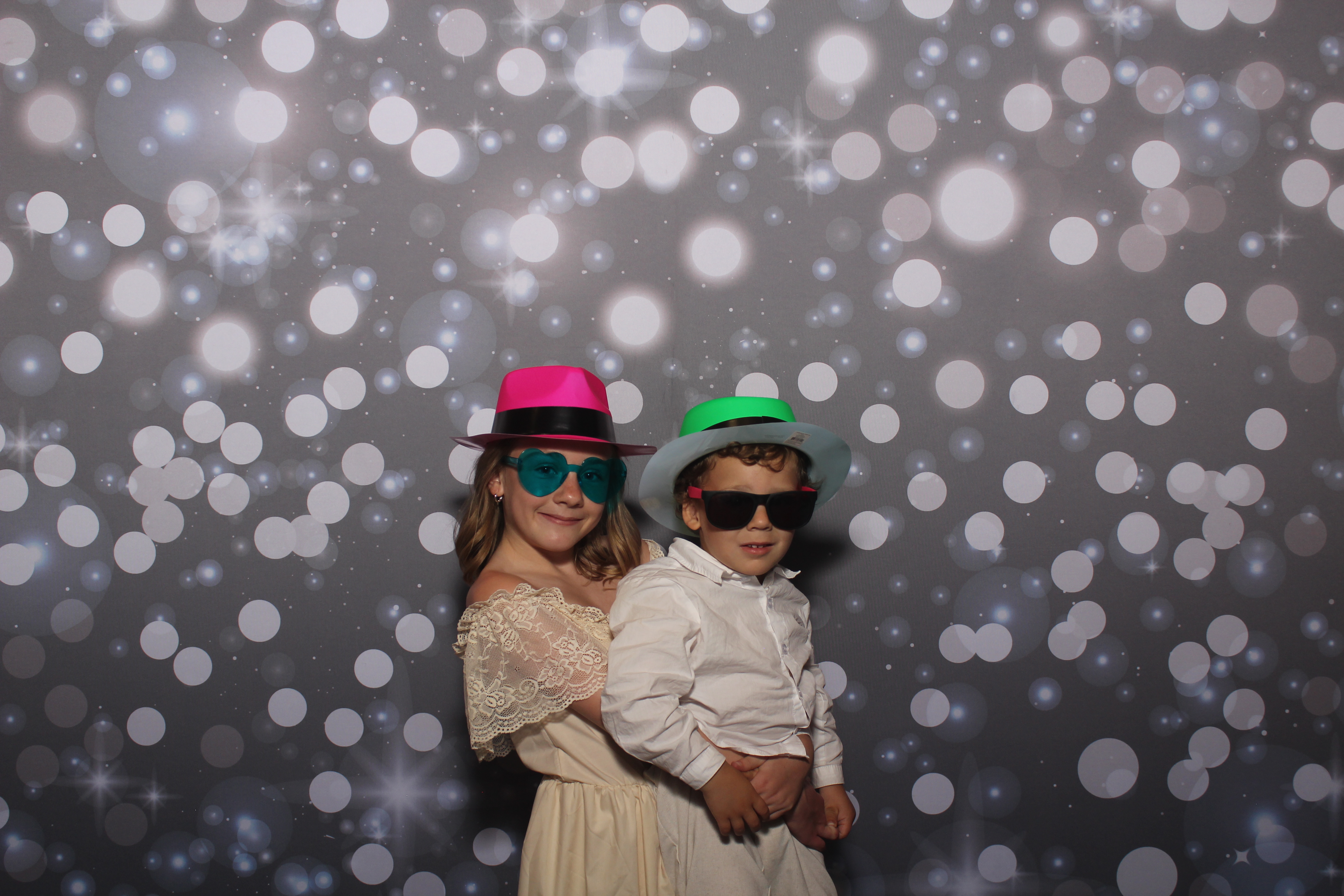 Ashleigh Lindsey Reception | View more photos from the event at gallery.photoboothcincy.com/u/PhotoBoothCincy/Ashleigh-Lindsey-Reception